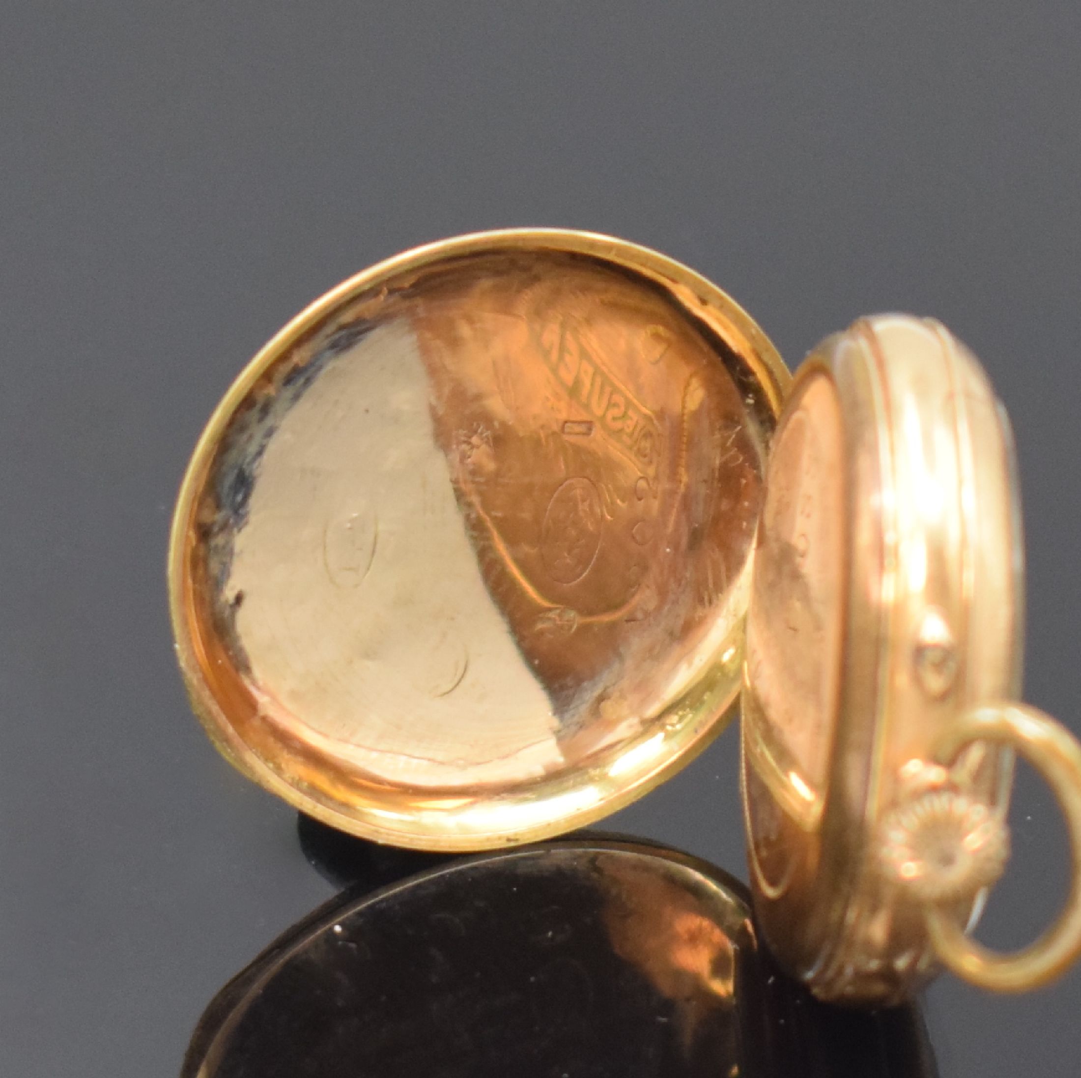 Detail j: Herrensavonette und Damentaschenuhr in GG 585/000, Schweiz um 1900/1920, 1) Herren- Savonette, guill. 2-Deckel Goldgeh. berieb., vers. Zifferbl., ...