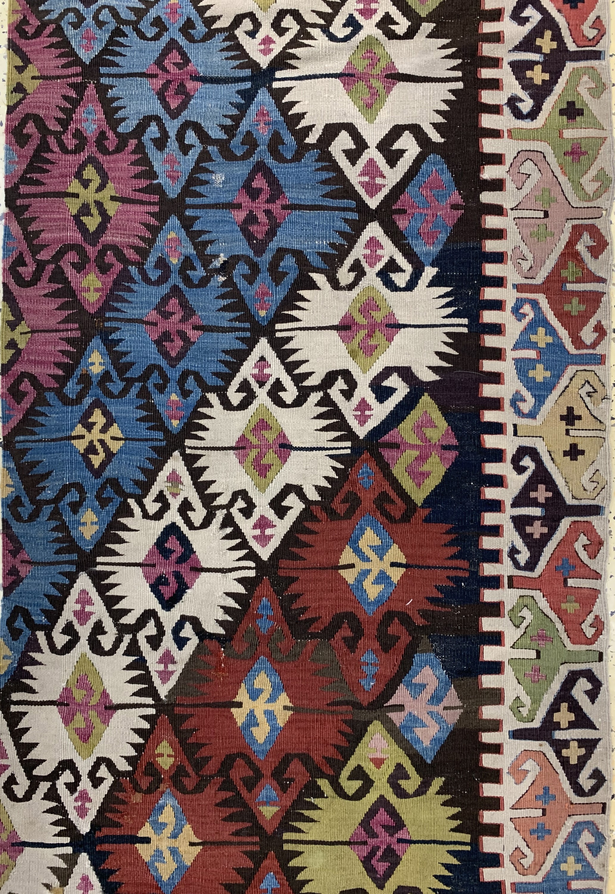 Detail c: Anatol Kelim antik, Türkei, 19.Jhd, Wolle auf Wolle, ca. 463 x 44 cm, EHZ: 3