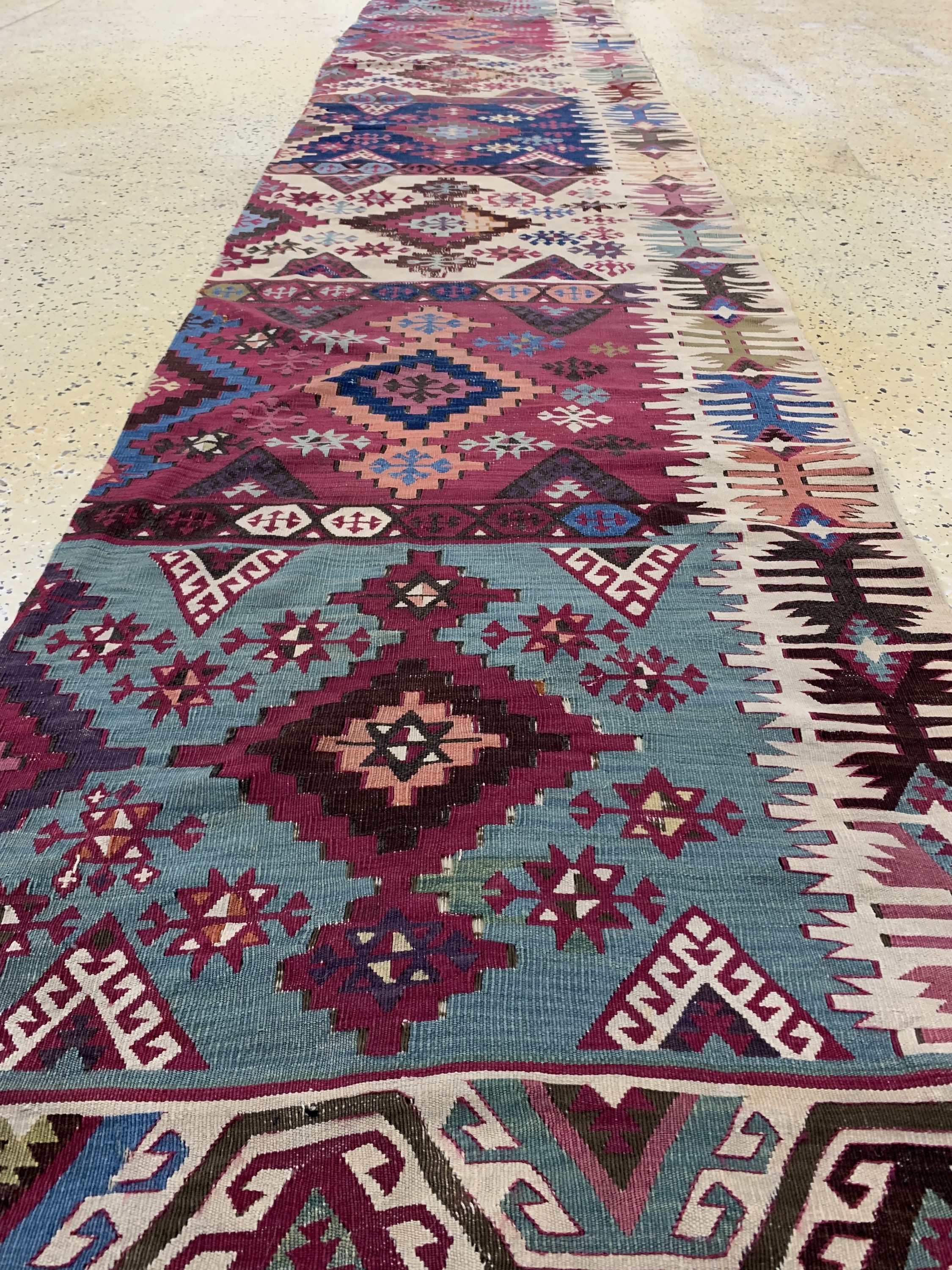 Detail d: Anatol Kelim antik, Türkei, 19.Jhd, Wolle auf Wolle, ca. 396 x 81 cm, EHZ: 4