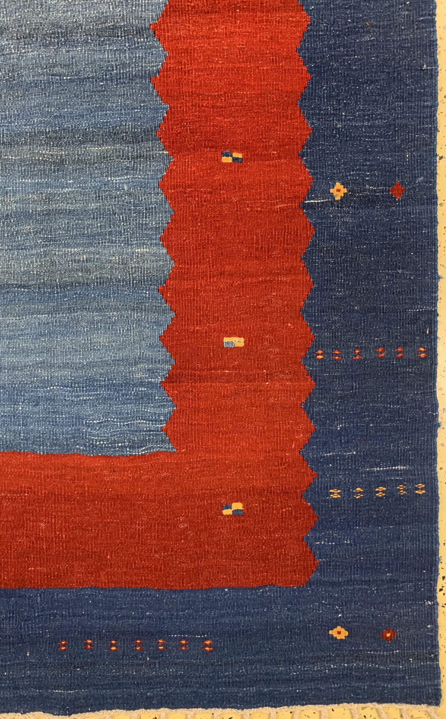 Detail a: Gabbeh Kelim, Persien, ca. 50 Jahre, Wolle auf Wolle, ca. 328 x 202 cm, EHZ: 1-2