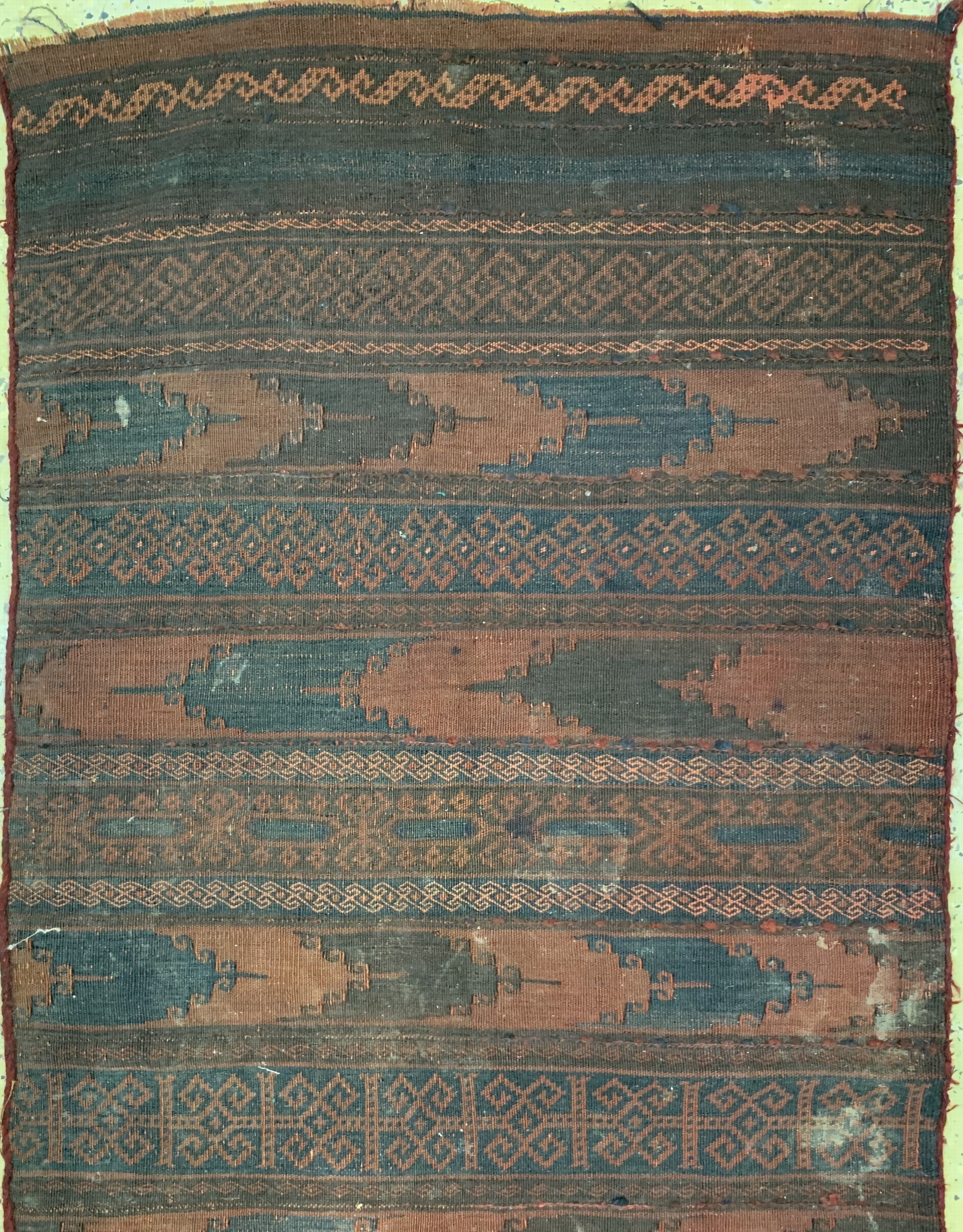 Detail b: Belutsch Kelim antik, Persien, 19.Jhd, Wolle auf Wolle, ca. 300 x 73 cm, EHZ: 3(fleckig)