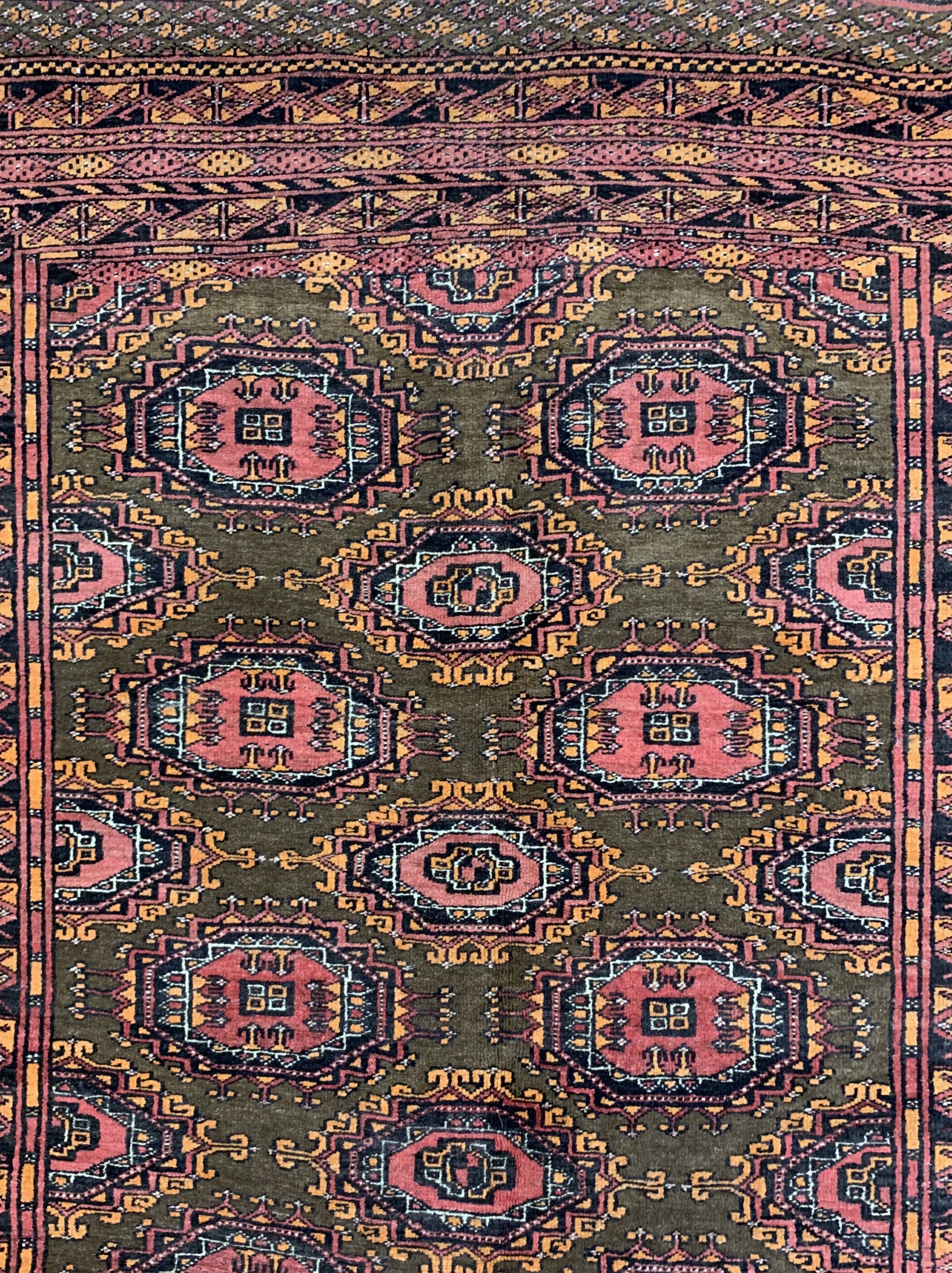 Detail b: Buchara alt, Afghanistan, ca. 50 Jahre, Wolle auf Wolle, ca. 202 x 127 cm, EHZ: 2(Wellig)