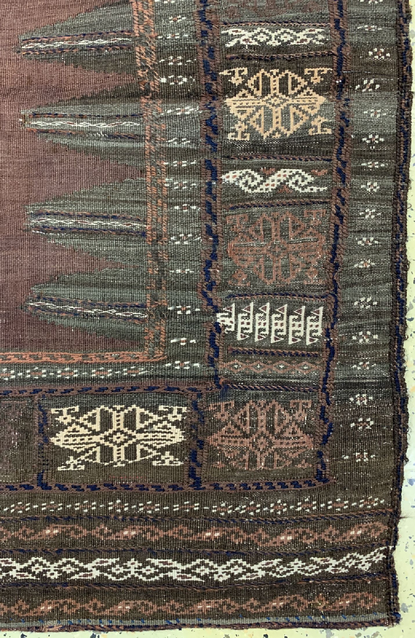 Detail a: Belutsch Sofreh, Persien, 19.Jhd, Wolle aufWolle, ca. 137 x 123 cm, EHZ: 1-2
