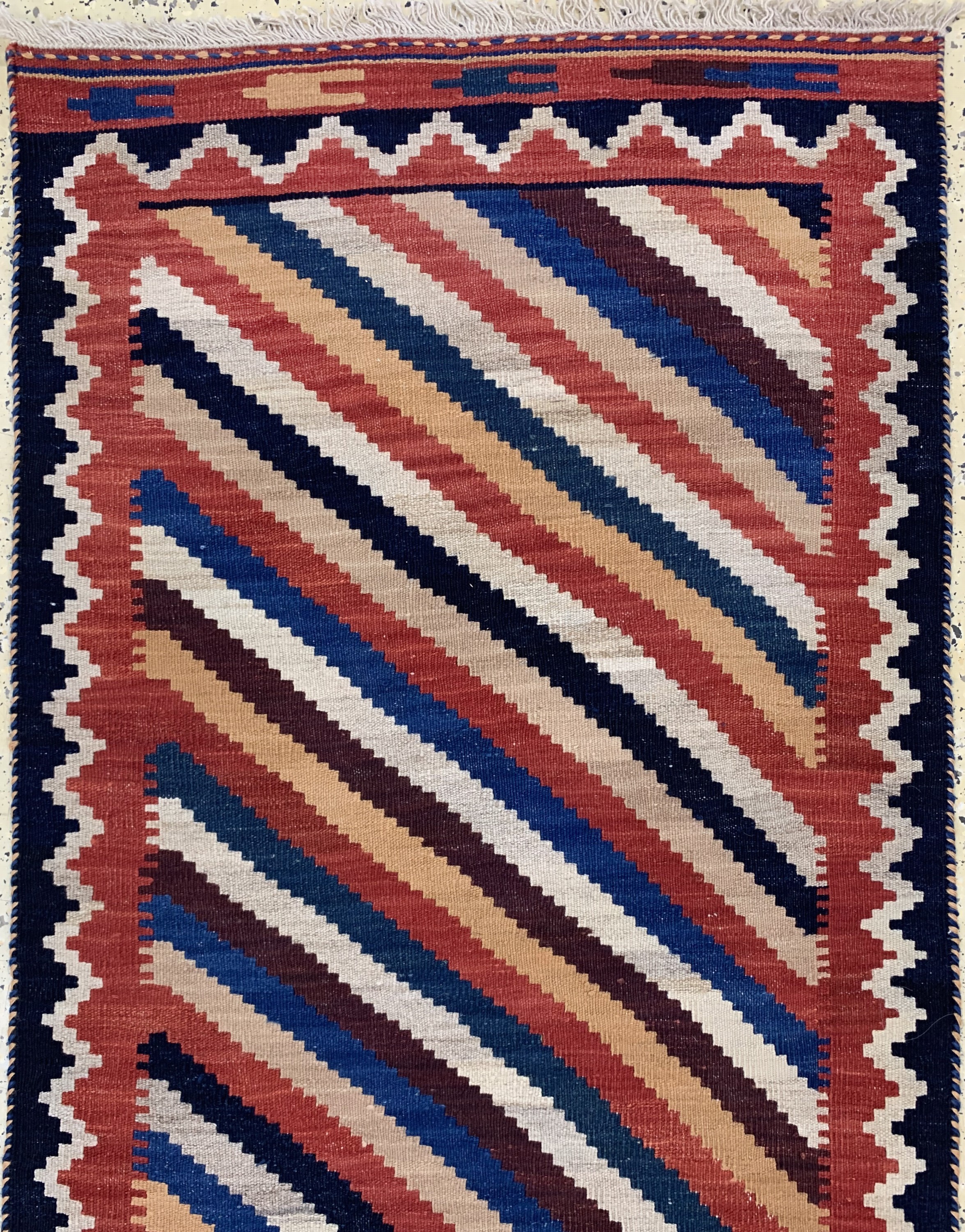 Detail b: Ghaschgai Kelim, Persien, ca. 50 Jahre, Wolle auf Wolle, ca. 530 x 90 cm, EHZ: 1-2