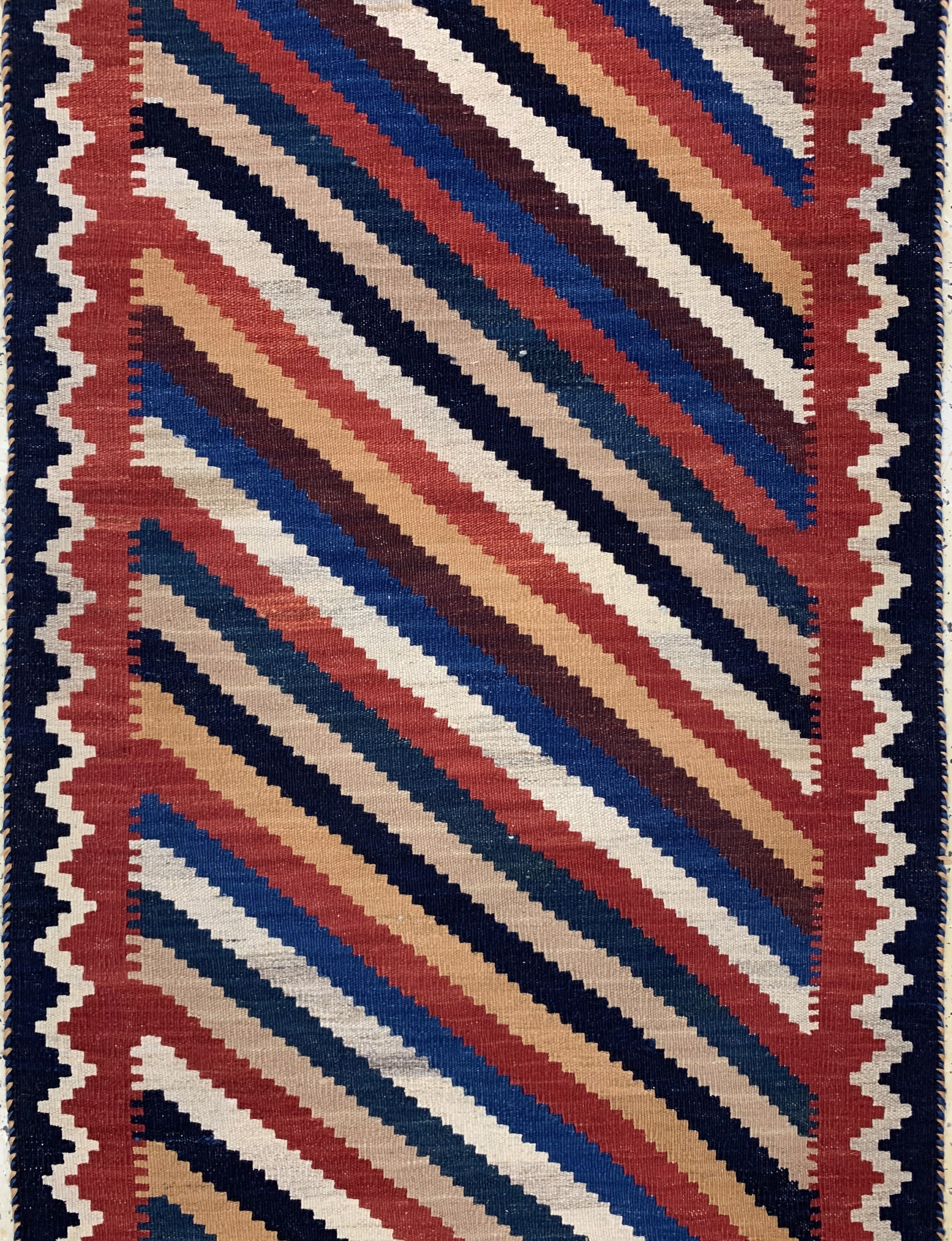 Detail c: Ghaschgai Kelim, Persien, ca. 50 Jahre, Wolle auf Wolle, ca. 530 x 90 cm, EHZ: 1-2