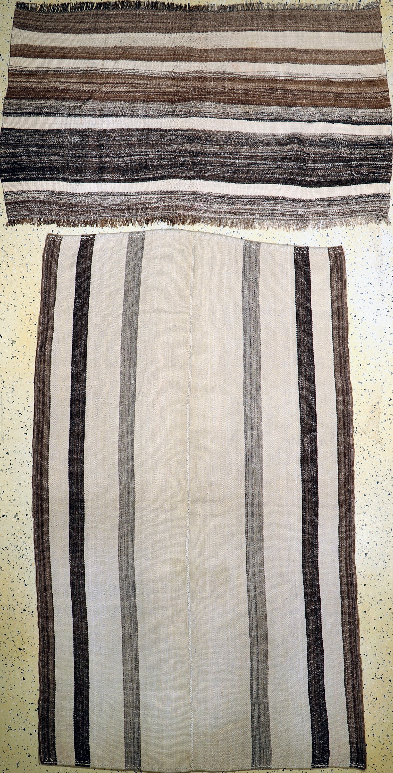 2 Lots Louri Djajim, Persien, um 1930/1940,Wolle auf Wolle, ca. 240 x 143 cm & ca. 180 x 96 cm, EHZ: 2(Reinigungsbedürftig).