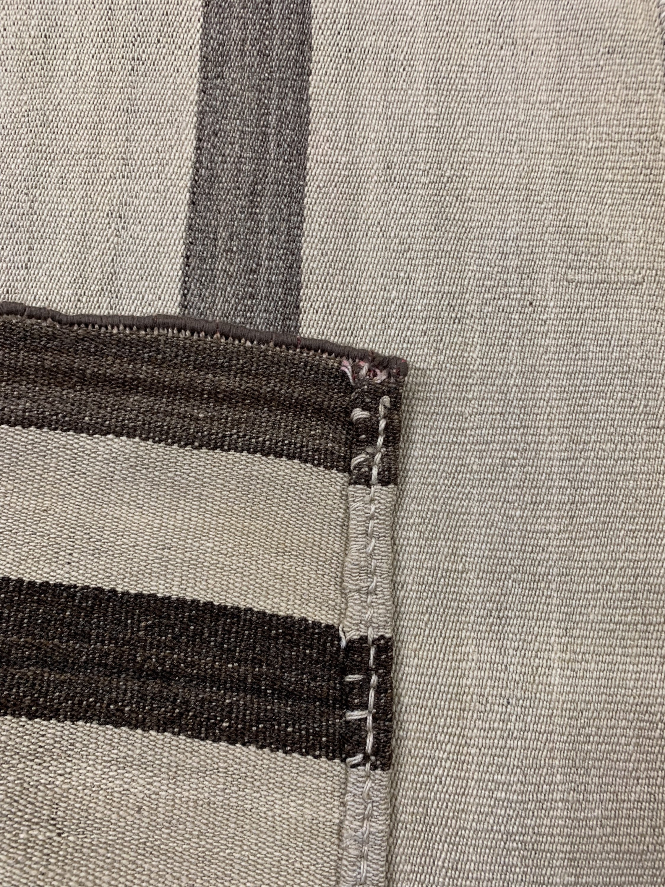 Detail b: 2 Lots Louri Djajim, Persien, um 1930/1940,Wolle auf Wolle, ca. 240 x 143 cm & ca. 180 x 96 cm, EHZ: 2(Reinigungsbedürftig).