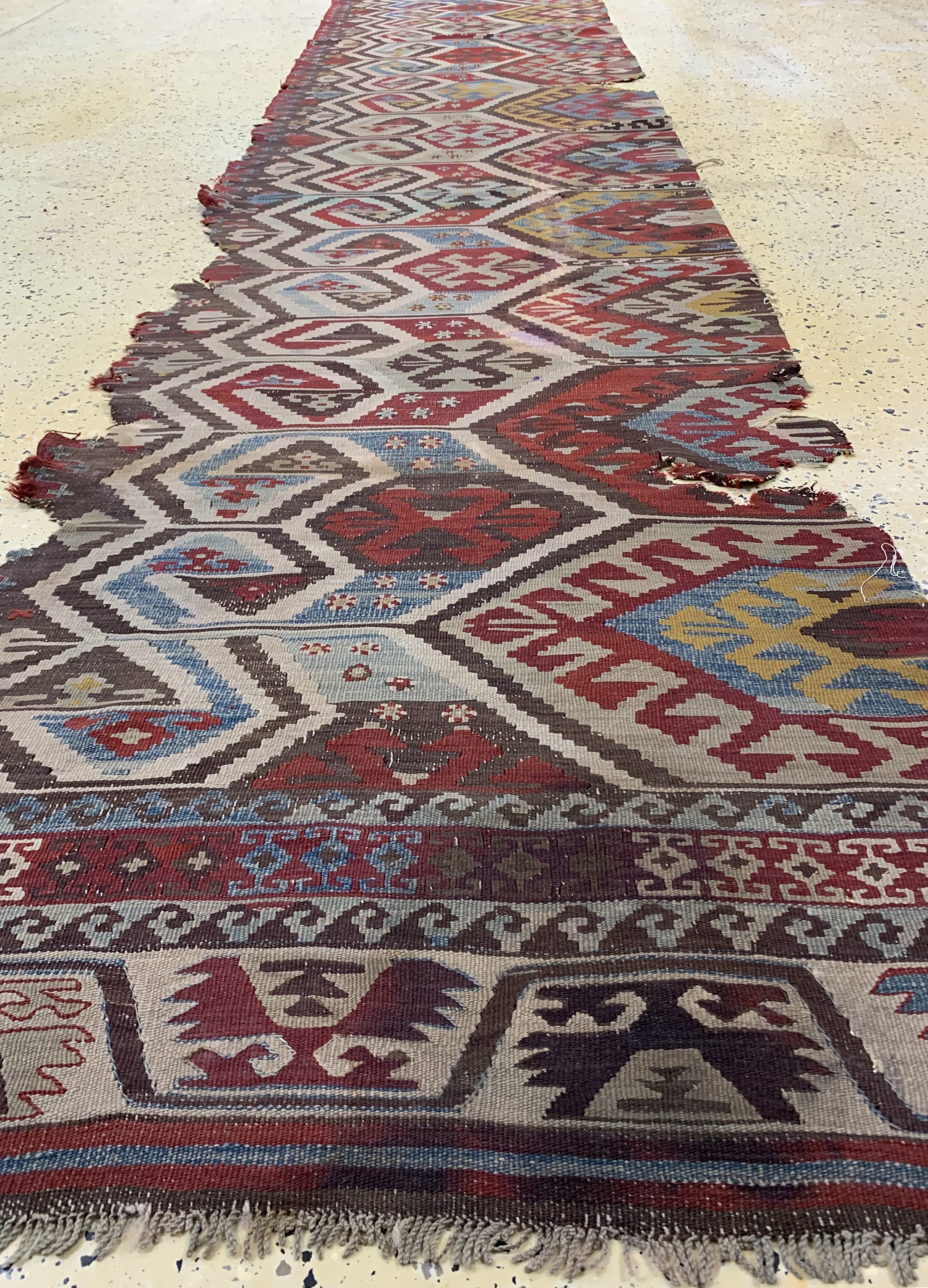 Detail d: Anatol Kelim antik, Türkei, 19.Jhd, Wolle auf Wolle, ca. 385 x 85 cm, EHZ: 4