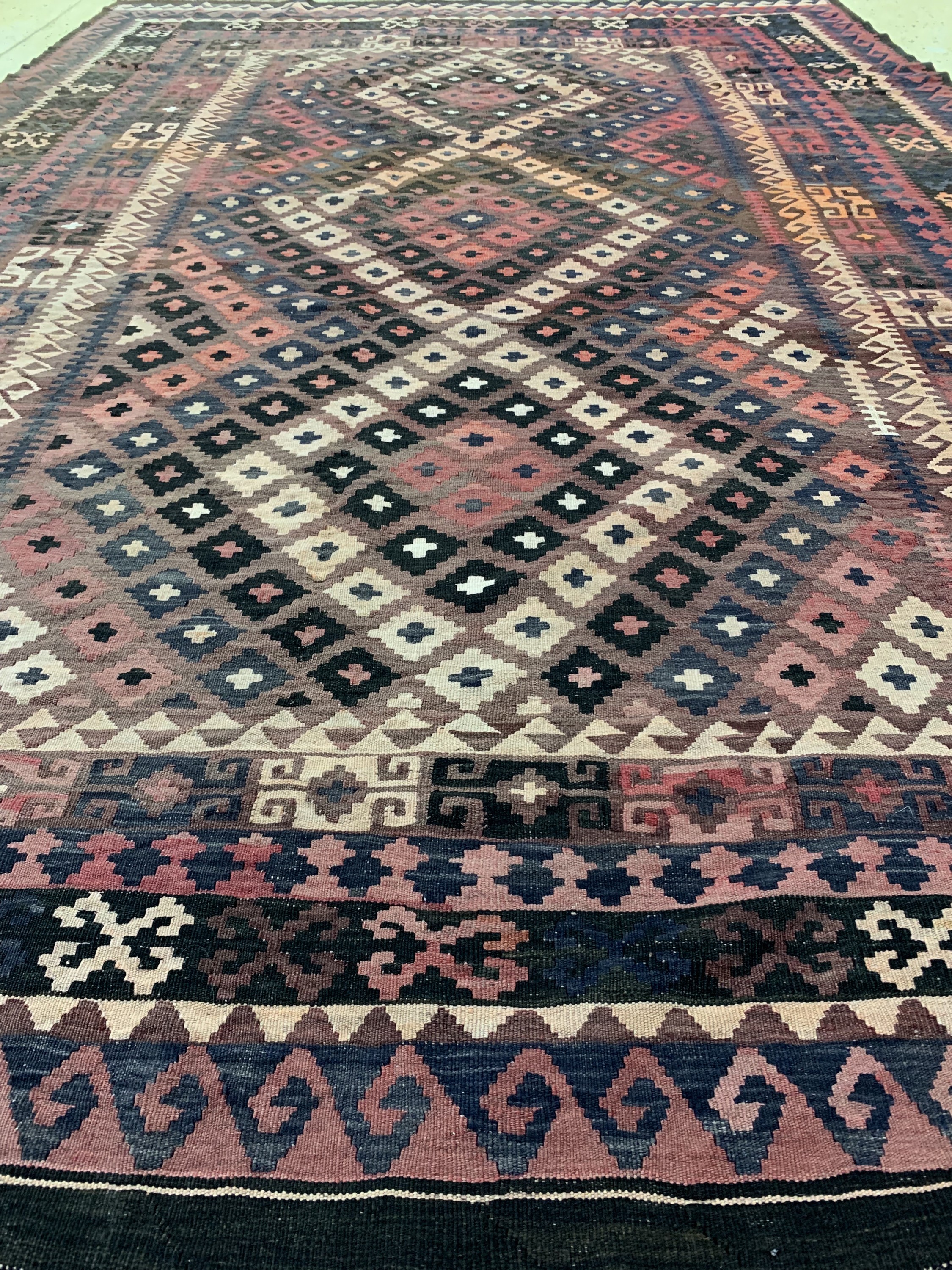 Detail e: Uzbek Kelim, Uzbekistan, ca. 50 Jahre, Wolle auf Wolle, ca. 350 x 240 cm, EHZ: 2