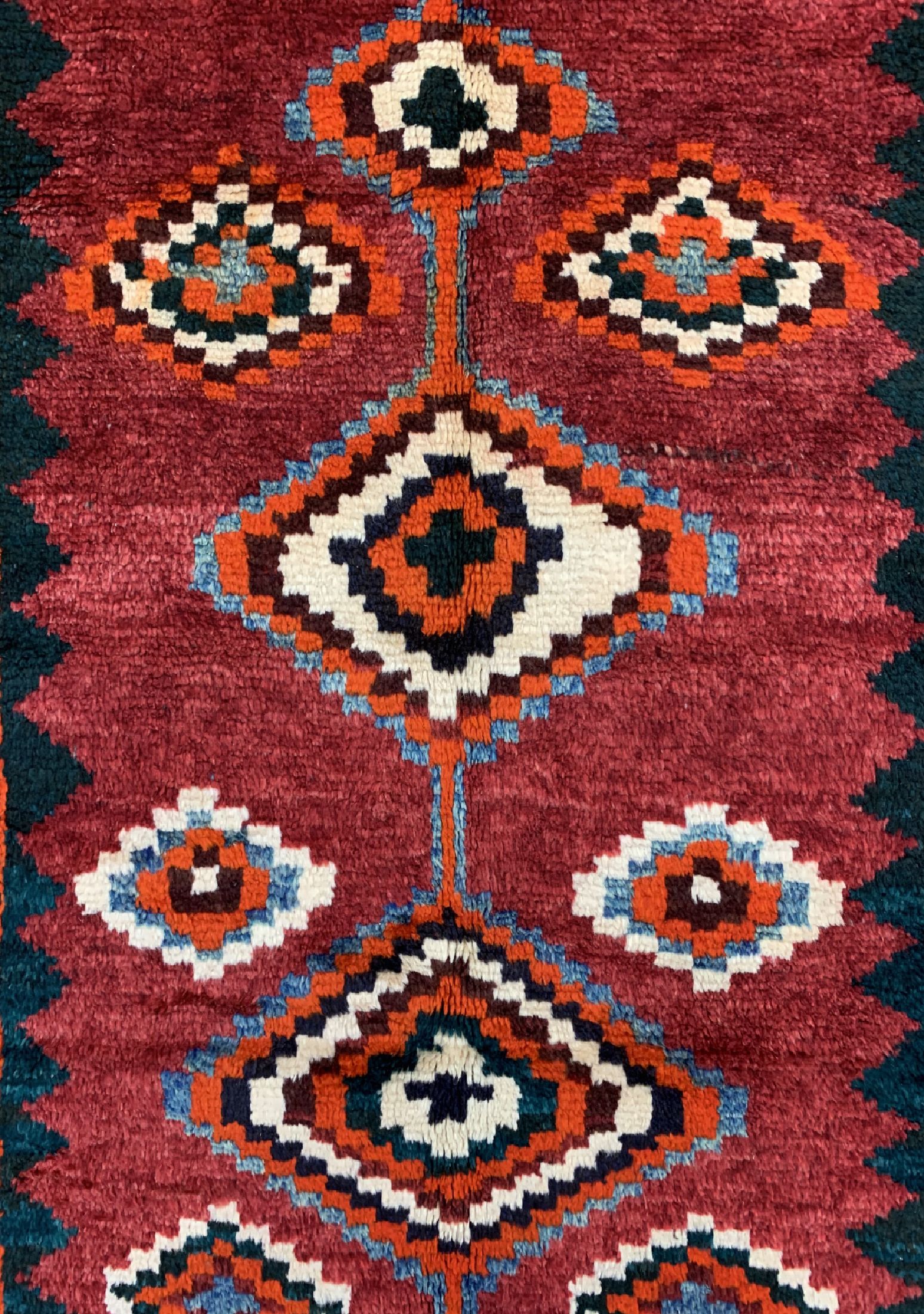 Detail b: Luri Gabbeh, Persien, um 1950, Wolle auf Wolle, ca. 260 x 145 cm, EHZ: 2