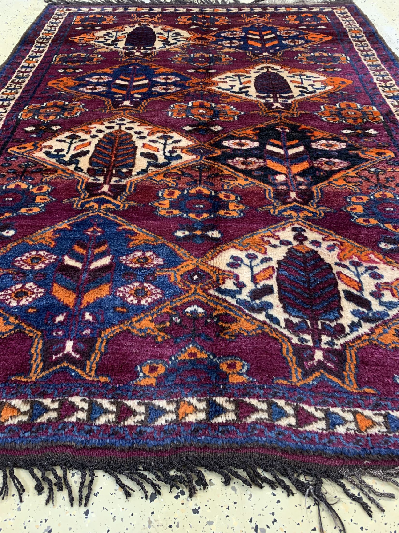 Detail c: Louri Gabbeh, Persien, um 1920/1930, Wolle auf Wolle, ca. 193 x 140 cm, EHZ: 1-2