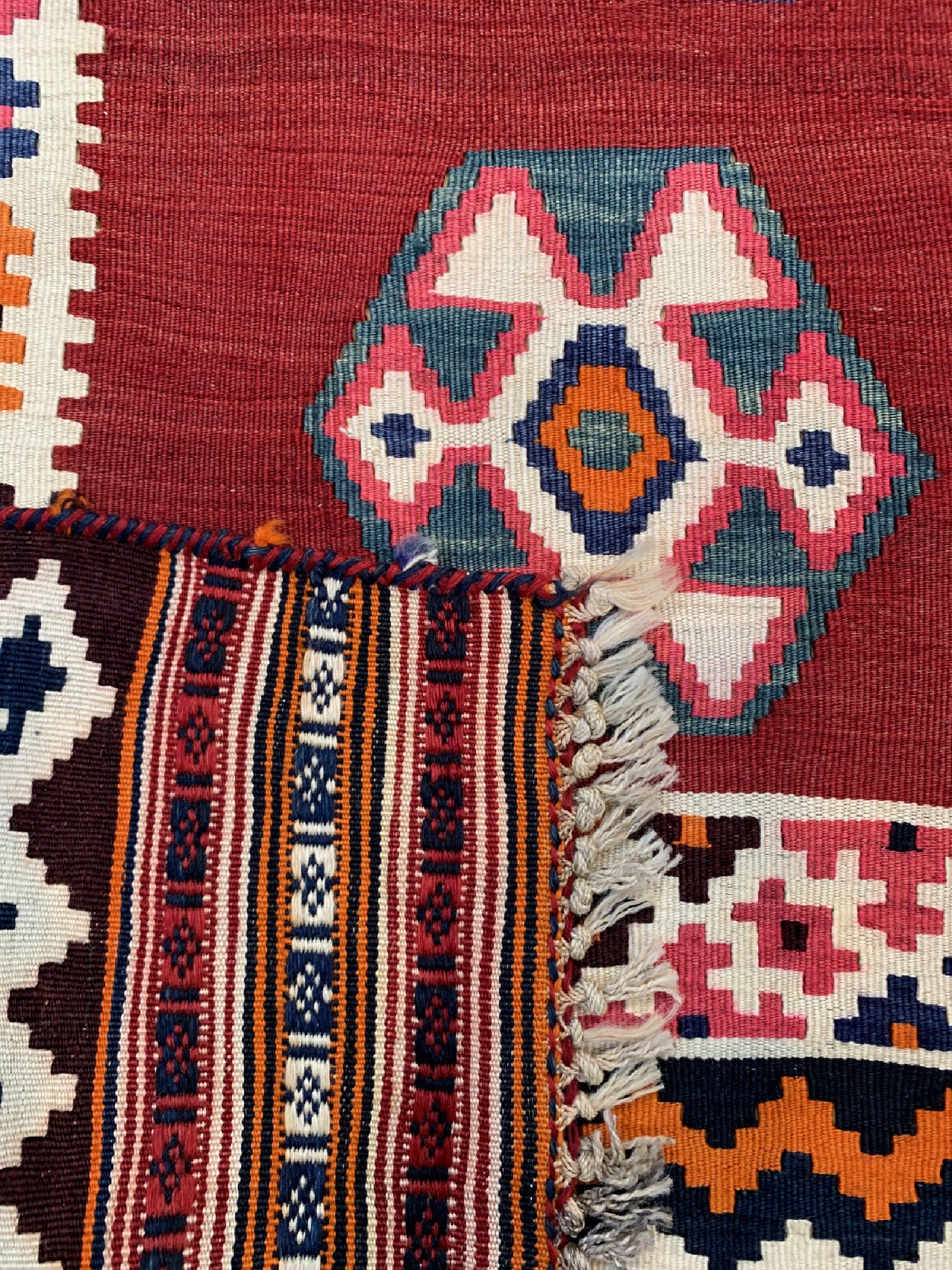 Detail e: Ghaschgai Kelim, Persien, um 1950, Wolle auf Wolle, ca. 287 x 151 cm, EHZ: 1-2