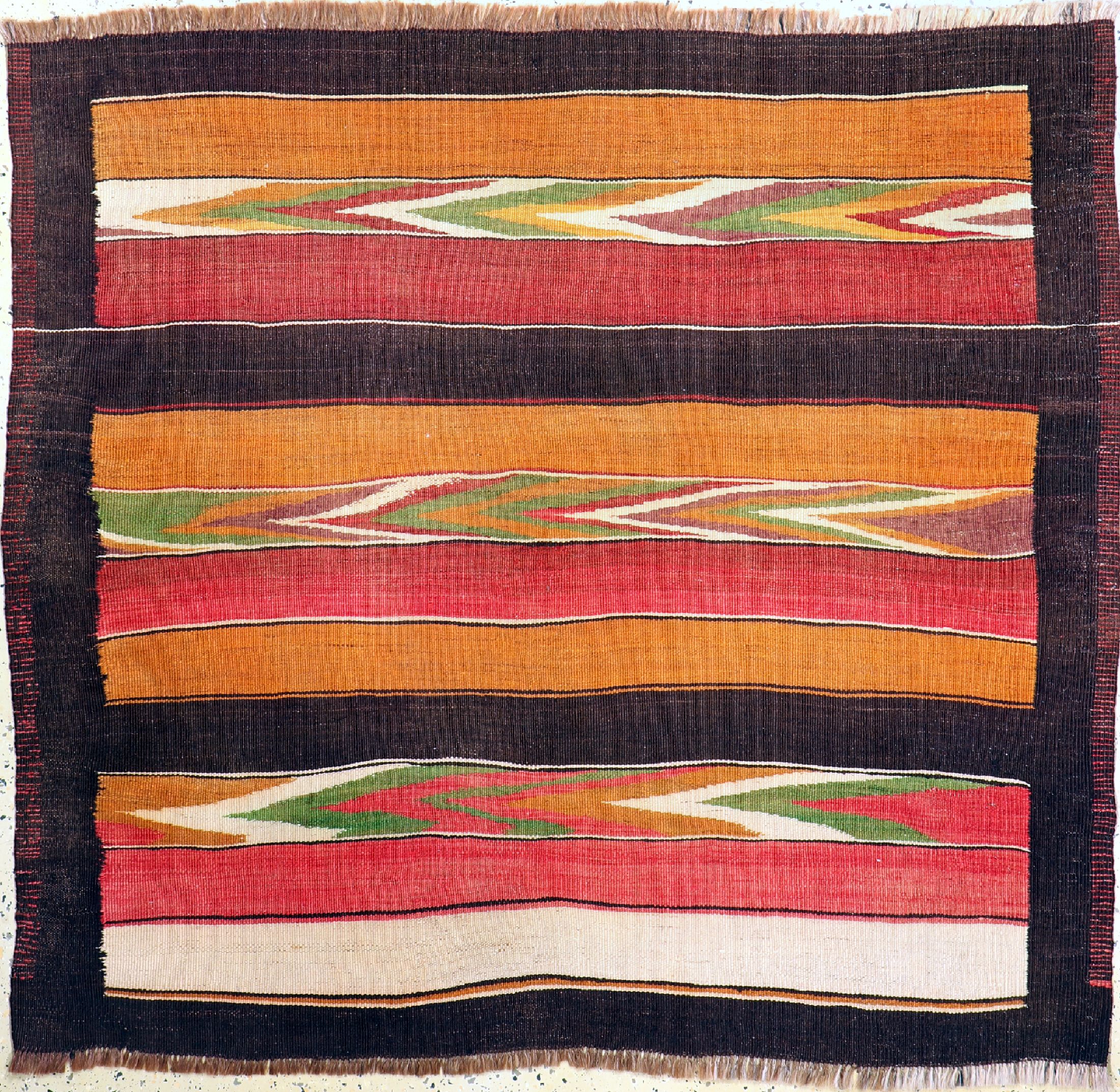 Tadjiken Kelim, Tadjikistan, um 1930, Wolleauf Wolle, ca. 143 x 152 cm, EHZ: 1-2