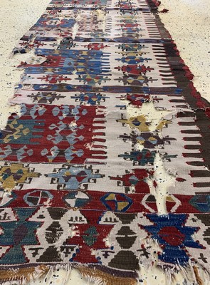 26710255d - Early Anatol Kilim, Turkey, early 19th century, wool on wool, approx. 310 x 85 cm, condition: 4. Rugs, Carpets & Flatweaves
