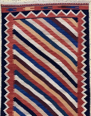 26710267b - Ghashgai Kilim, Persia, approx. 50 years, woolon wool, approx. 530 x 90 cm, condition: 1-2. Rugs, Carpets & Flatweaves