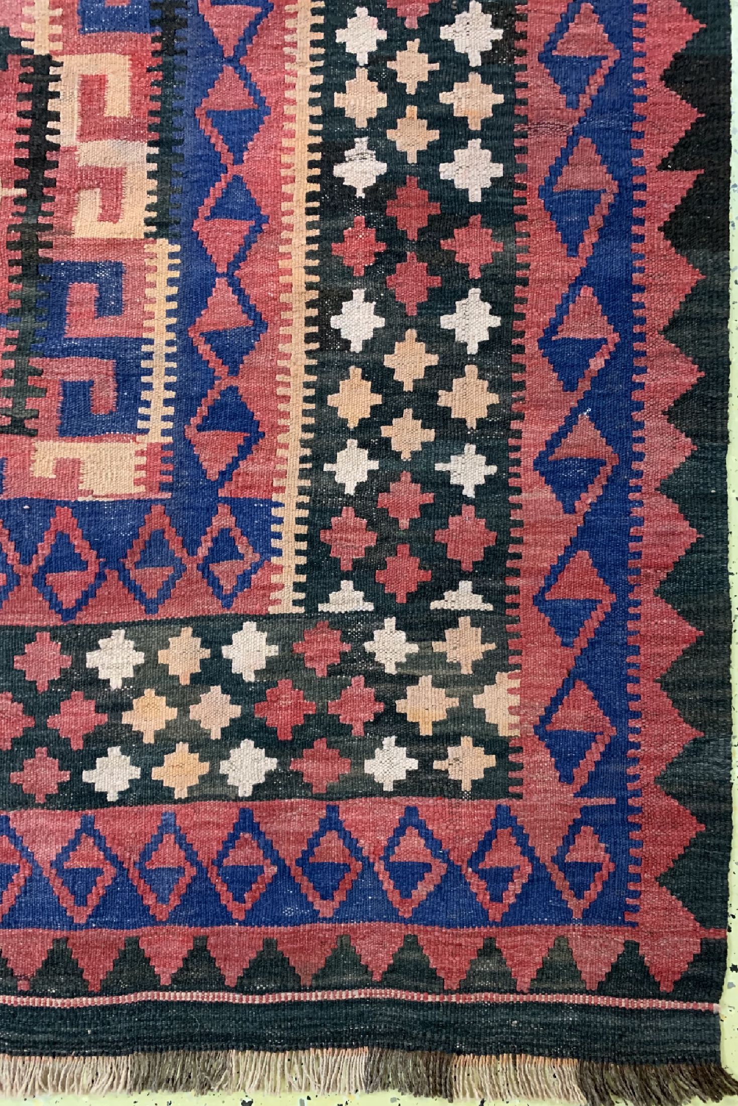 Detail a: Uzbek Kelim, Uzbekistan, um 1960, Wolle aufWolle, ca. 273 x 200 cm, EHZ: 1-2