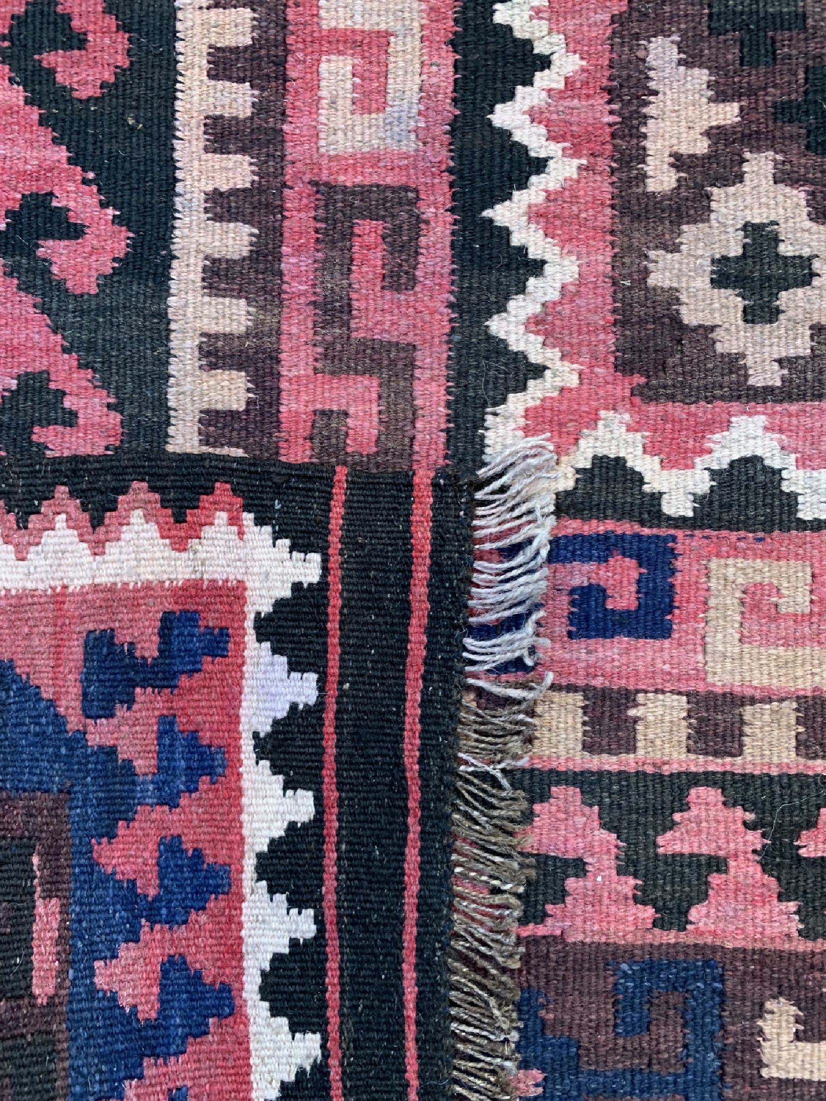 Detail d: Uzbek Kelim, Uzbekistan, um 1960, Wolle aufWolle, ca. 290 x 195 cm, EHZ: 1-2