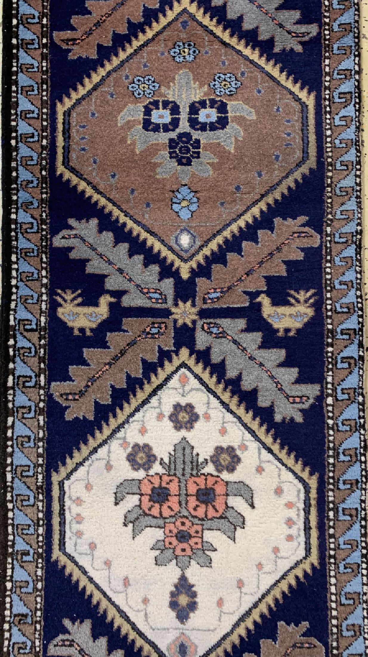 Detail b: Meschgin alt, Persien, um 1950, Wolle auf Wolle, ca. 335 x 73 cm, EHZ: 2