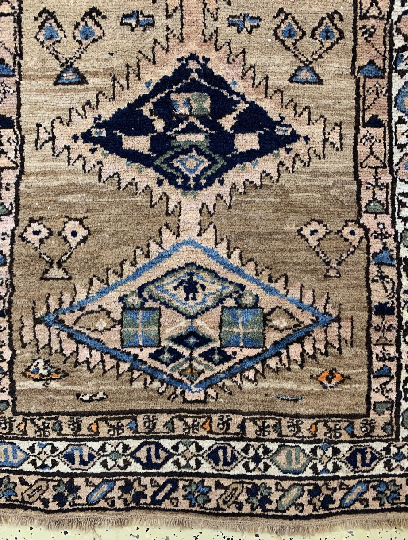 Detail a: Antiker Sarab, Persien, um 1900, Wolle auf Wolle, ca. 377 x 107 cm, EHZ: 2