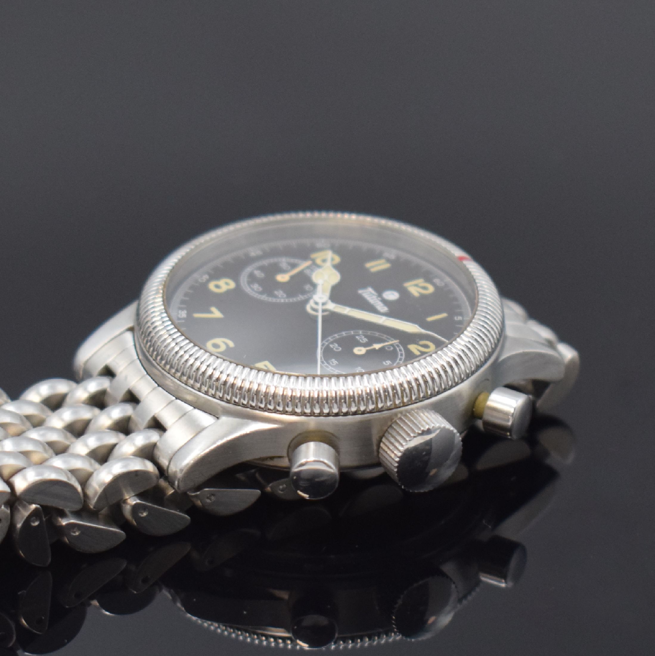 Detail c: TUTIMA "Fliegerchronograph 1941" Herrenarmbanduhr in Edelstahl, Deutschland/ Schweiz um 2000, Handaufzug, Boden geschr., geriffelte ...