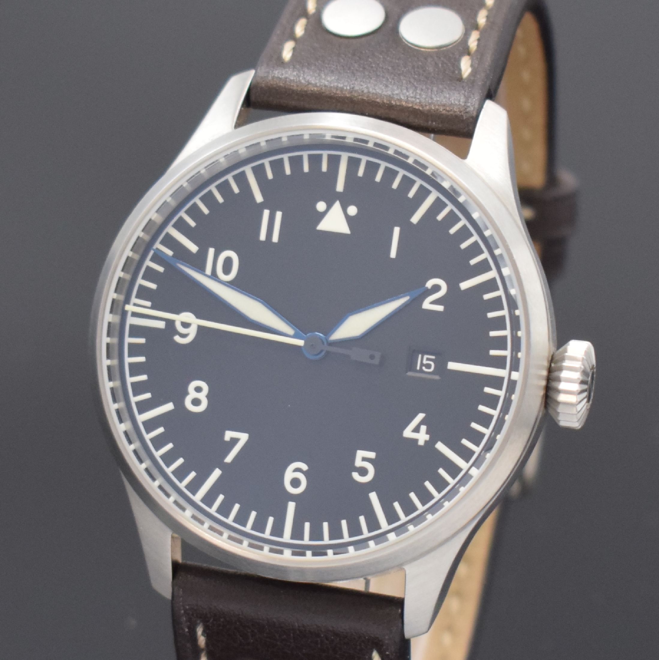 Detail a: LACO Herrenarmbanduhr, Handaufzug, Deutschland um 2020, Edelstahlgeh. inkl. orig. Lederband m. orig. Dornschl., seitl. grav. FL23883, beids. vergl., ...