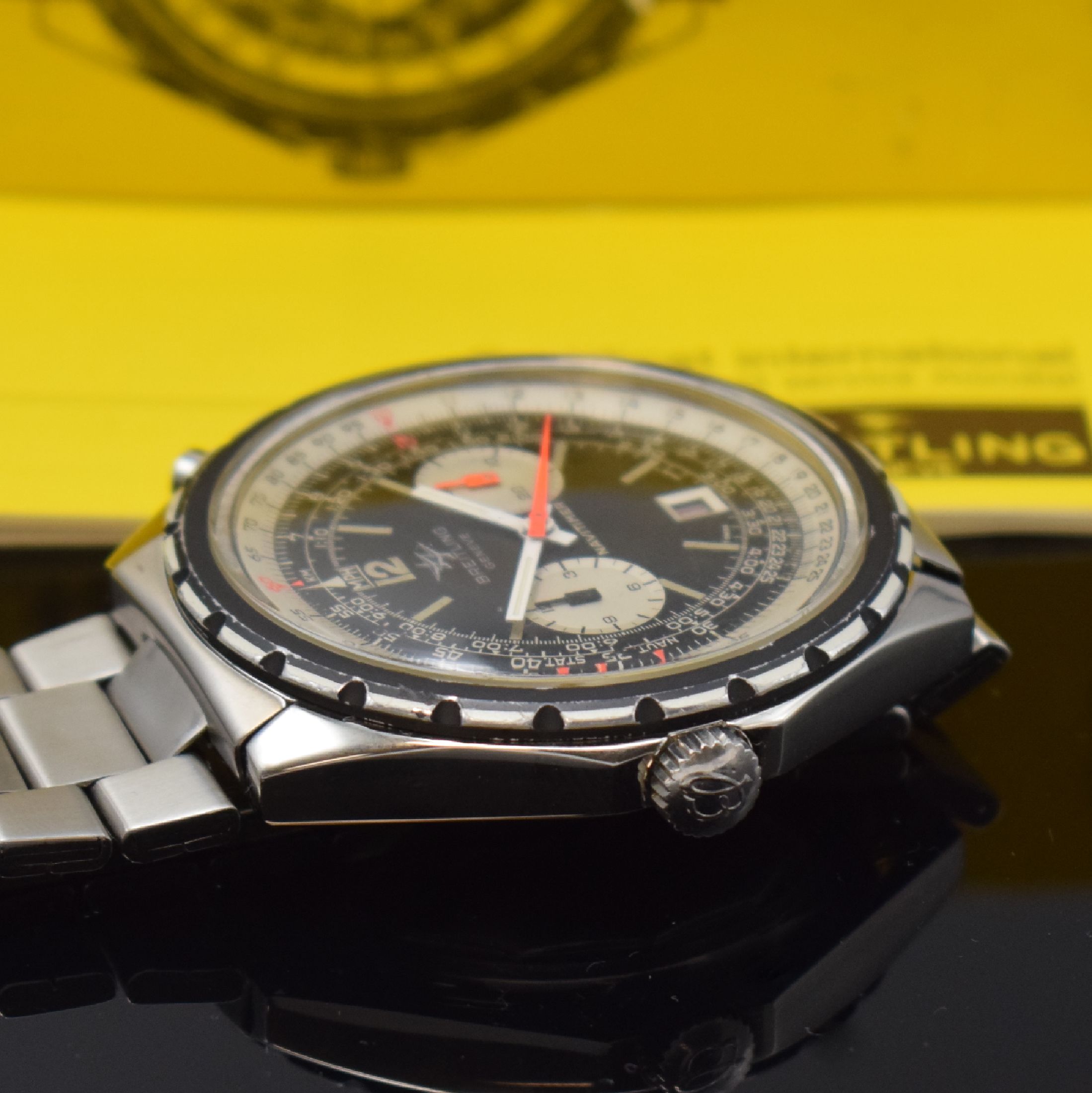 Detail c: BREITLING Armbandchronograph Navitimer Chrono-Matic Referenz 1808, Schweiz um 1972, Edelstahlgeh. inkl. orig. Gliederband m. Faltschl., Boden ...