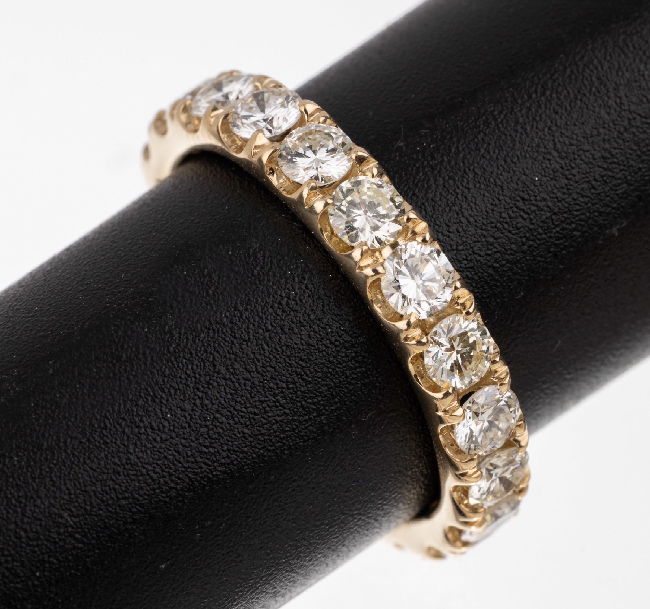 14 kt Gold Brillant-Memoryring, GG 585/000,rundum bes. mit Brillanten zus. ca. 2.10 ct feines Weiß-Weiß/vvs-si, RW 54, ca. 3 g
