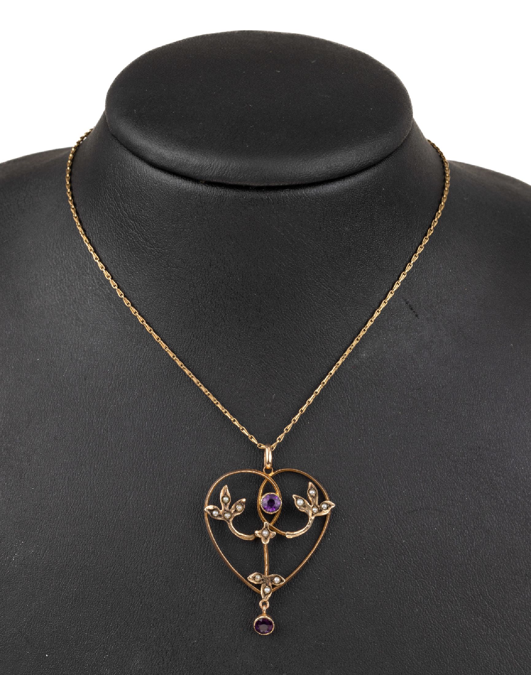 8 kt Gold Amethyst-Perl-Anhänger, an Kette, GG 333/000, um 1900, 2 rundfacett. Amethyste, Flußperlchen, L. ca. 51 cm, Federringschließe