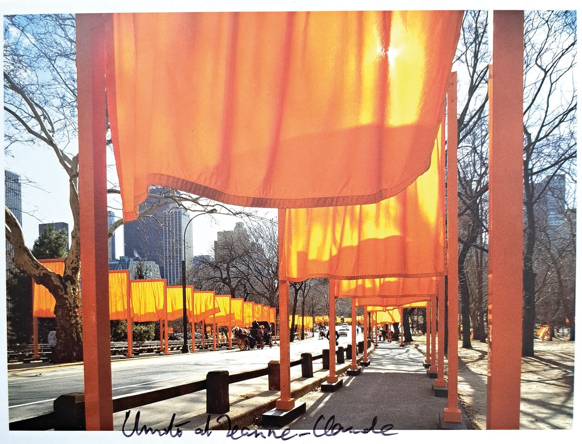 Detail m: Christo, Konvolut aus 3 Offsets aus verschiedenen Projekten, jeweils handsign., Christo und teilweise zusätzlich seiner Frau Jeanne-Claude, Store ...