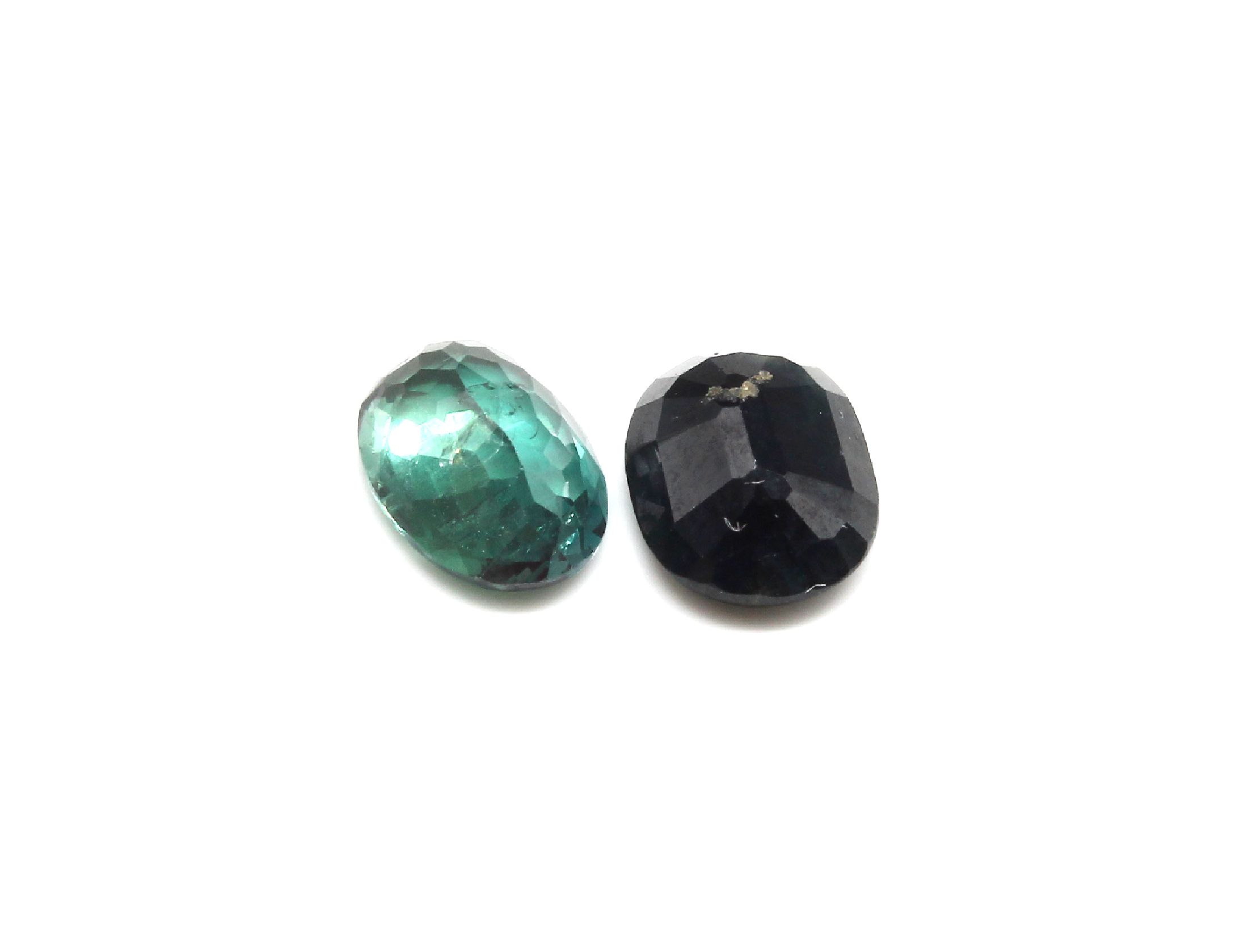 Detail a: Lot lose Saphire zus. ca. 21.44 ct, ovalfacett. in versch. Größen und Farbnuancen,Ausfassware