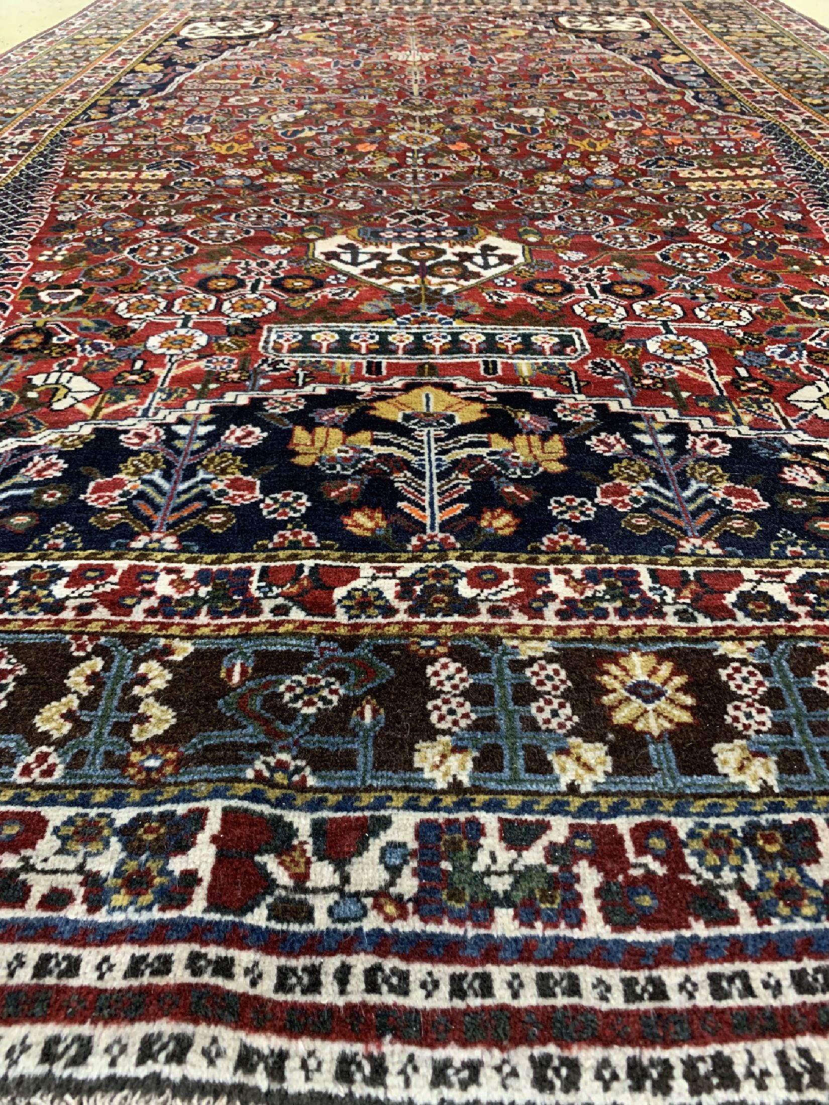 Detail d: Ghaschgai Kaschkuli, Persien, um 1940, Wolle auf Wolle, ca. 253 x 158 cm, EHZ: 2
