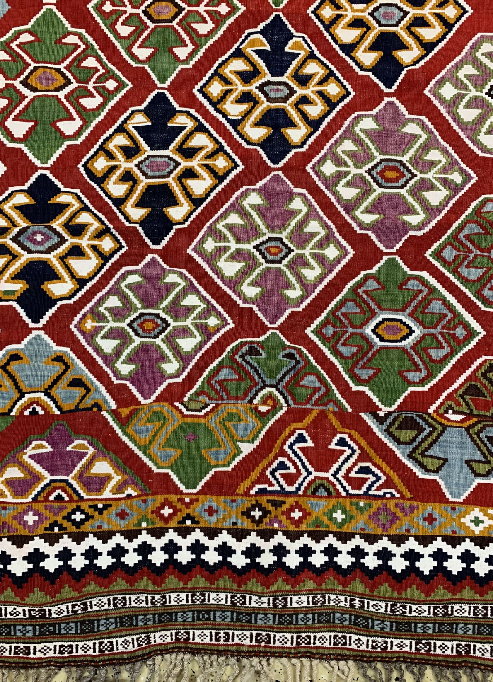 Detail b: Ghaschgai Kelim, Persien, um 1920, Wolle auf Wolle, ca. 314 x 173 cm, EHZ: 1-2