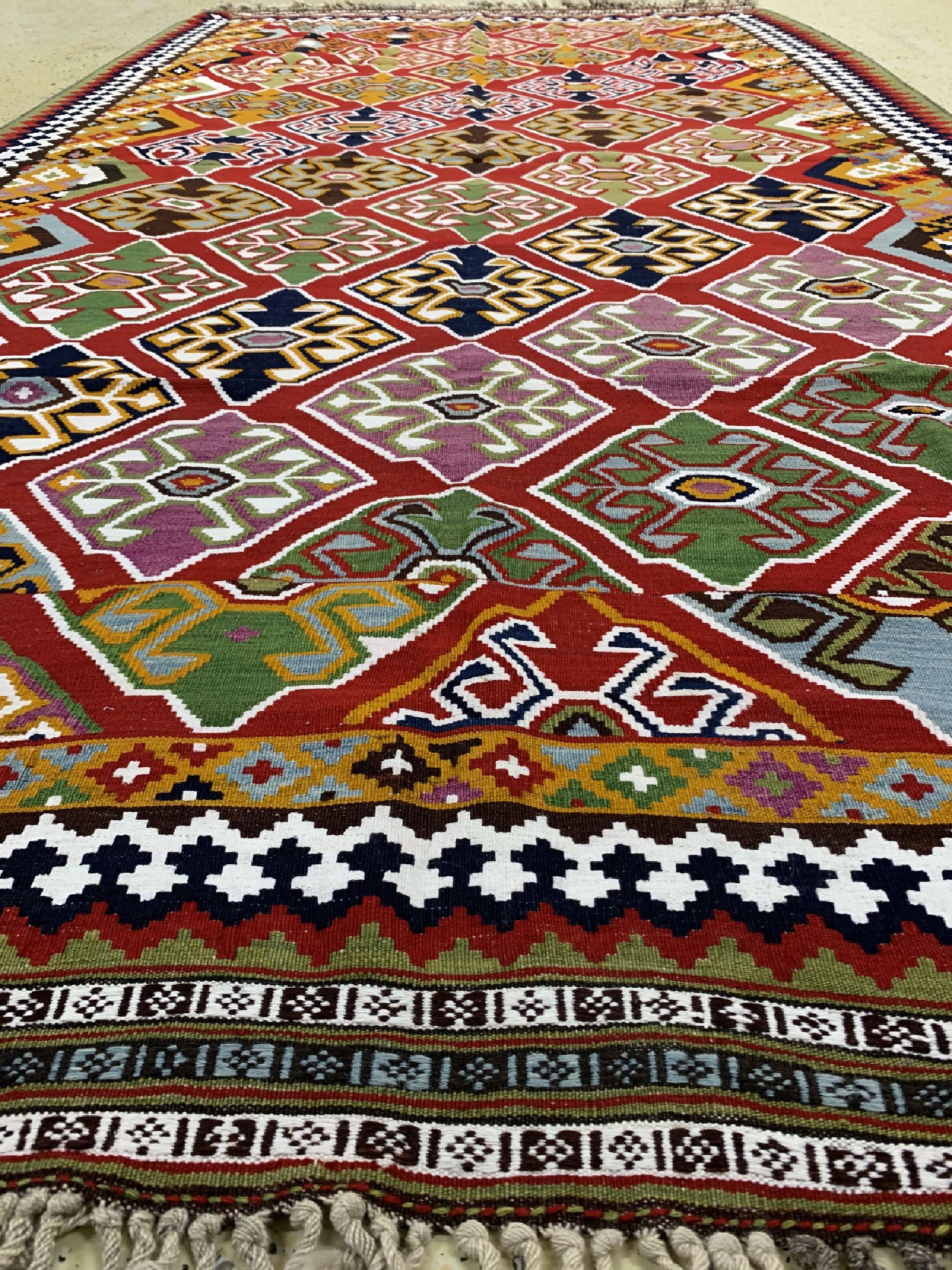 Detail d: Ghaschgai Kelim, Persien, um 1920, Wolle auf Wolle, ca. 314 x 173 cm, EHZ: 1-2