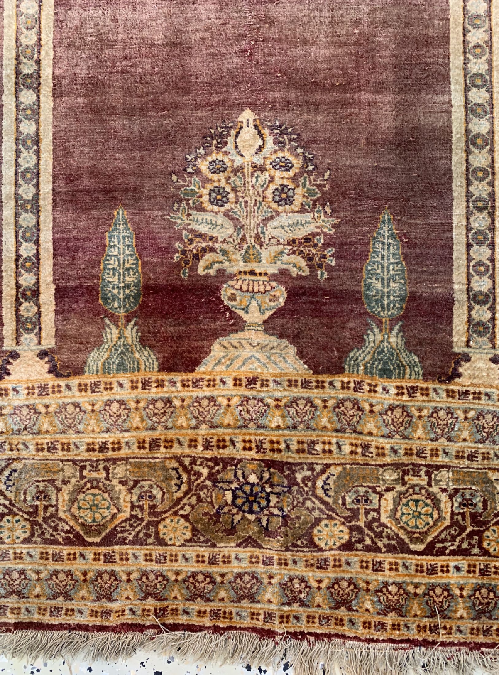 Detail b: Täbriz"Hadji-Jalili"Seide, Persien, 19.Jhd,reine Naturseide, ca. 165 x 117 cm, EHZ: 3-4