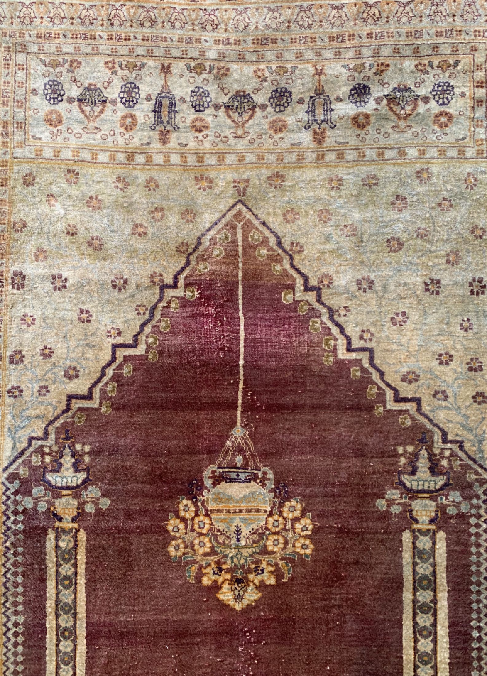 Detail c: Täbriz"Hadji-Jalili"Seide, Persien, 19.Jhd,reine Naturseide, ca. 165 x 117 cm, EHZ: 3-4