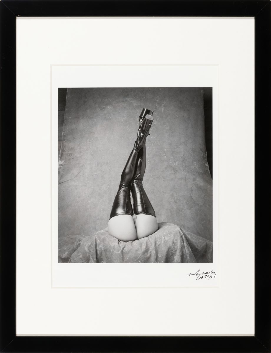 Detail k: Craig Morey, geb.1952 Fort Wayne, Indiana, USA, Konvolut aus 2 Aktfotografien, je handsign., dat., verso mit Zertifikat, je ca. 34x44 cm