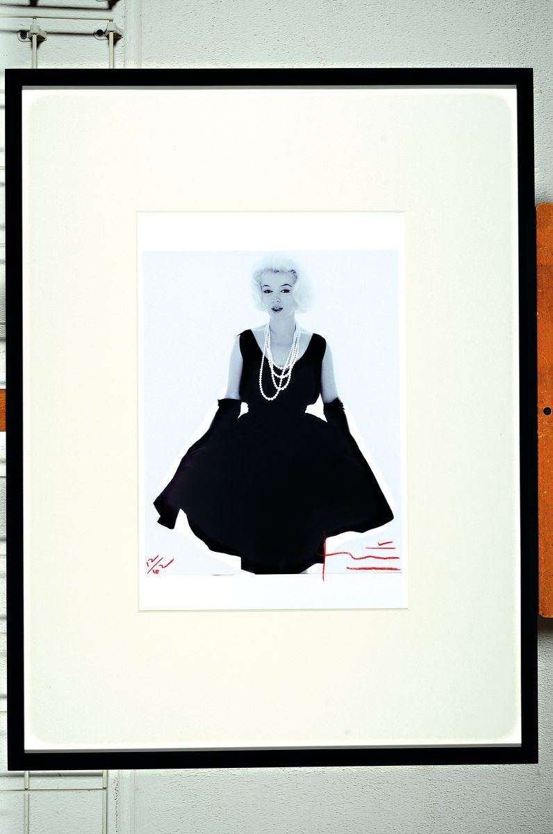 Bert Stern, 1929 New York bis 2013, Fotografie auf dickem, mattem Fotopapier, hochwertiger Iris-Print, Titel: "Marilyn in black dress", ...