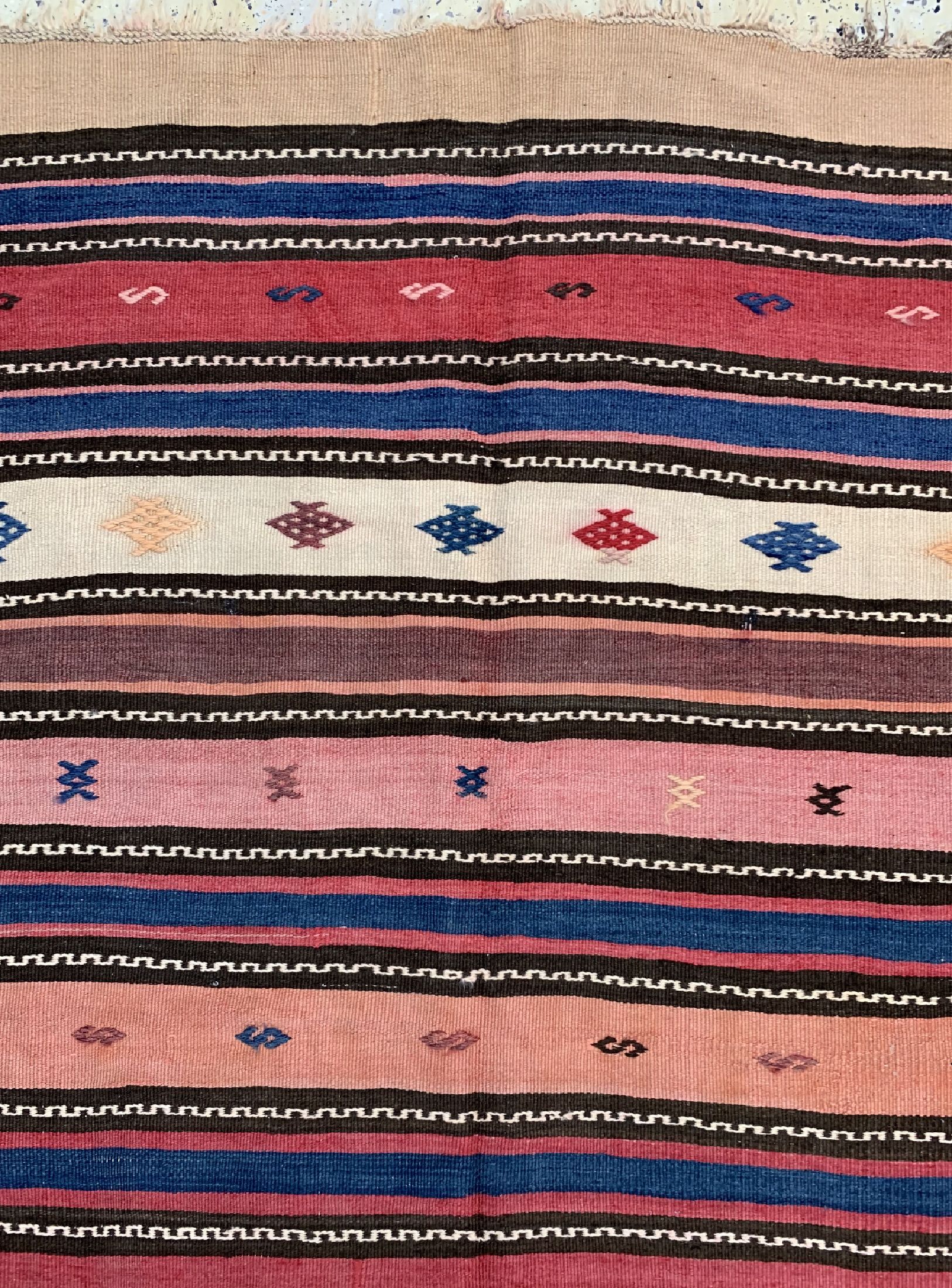 Detail b: Shahsawan Kelim, Persien, um 1940/1950, Wolle auf Wolle, ca. 268 x 172 cm, EHZ: 2-3