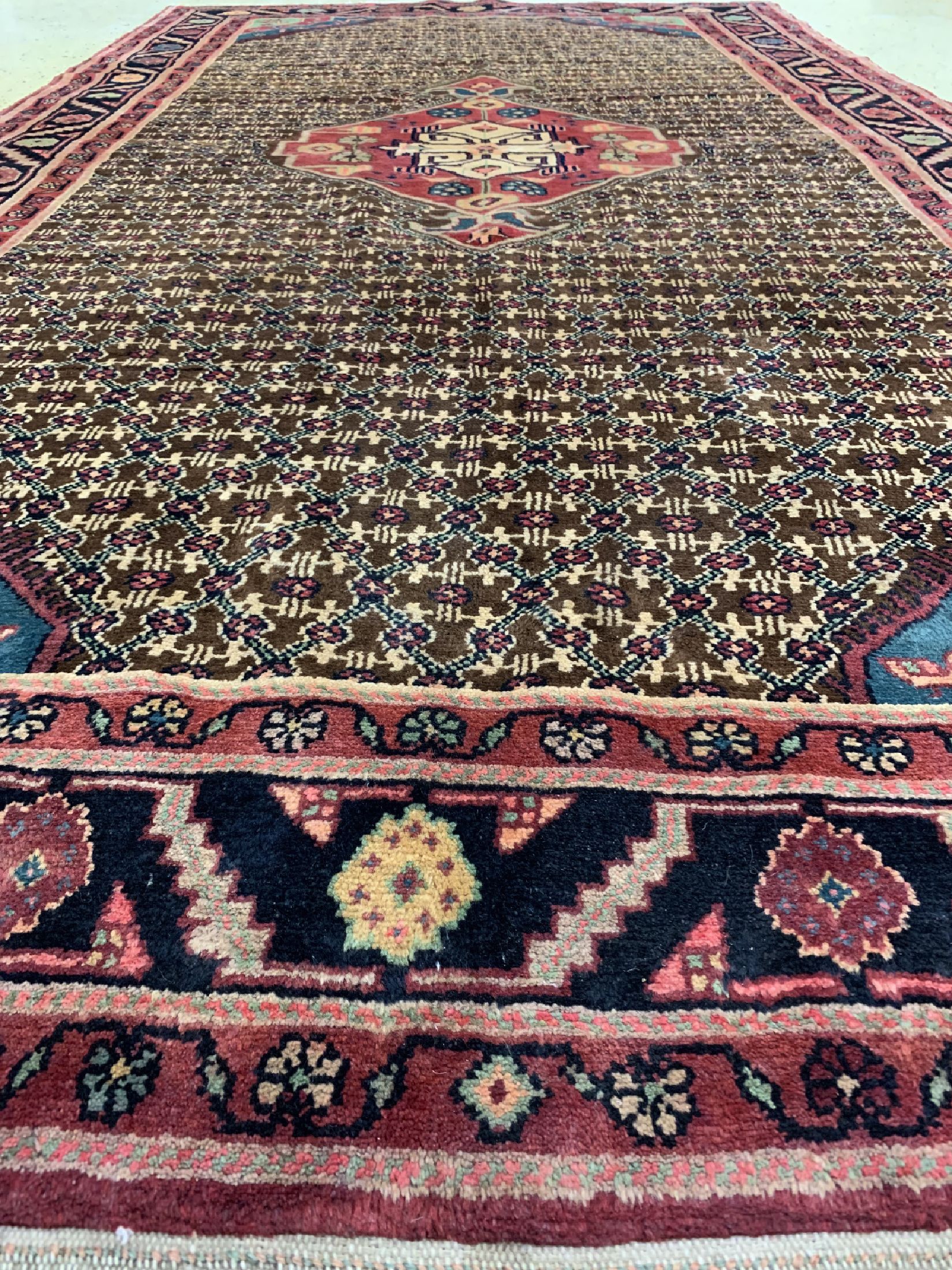 Detail c: Koliai alt, Persien, um 1960, Wolle auf Baumwolle, ca. 288 x 154 cm, EHZ: 2
