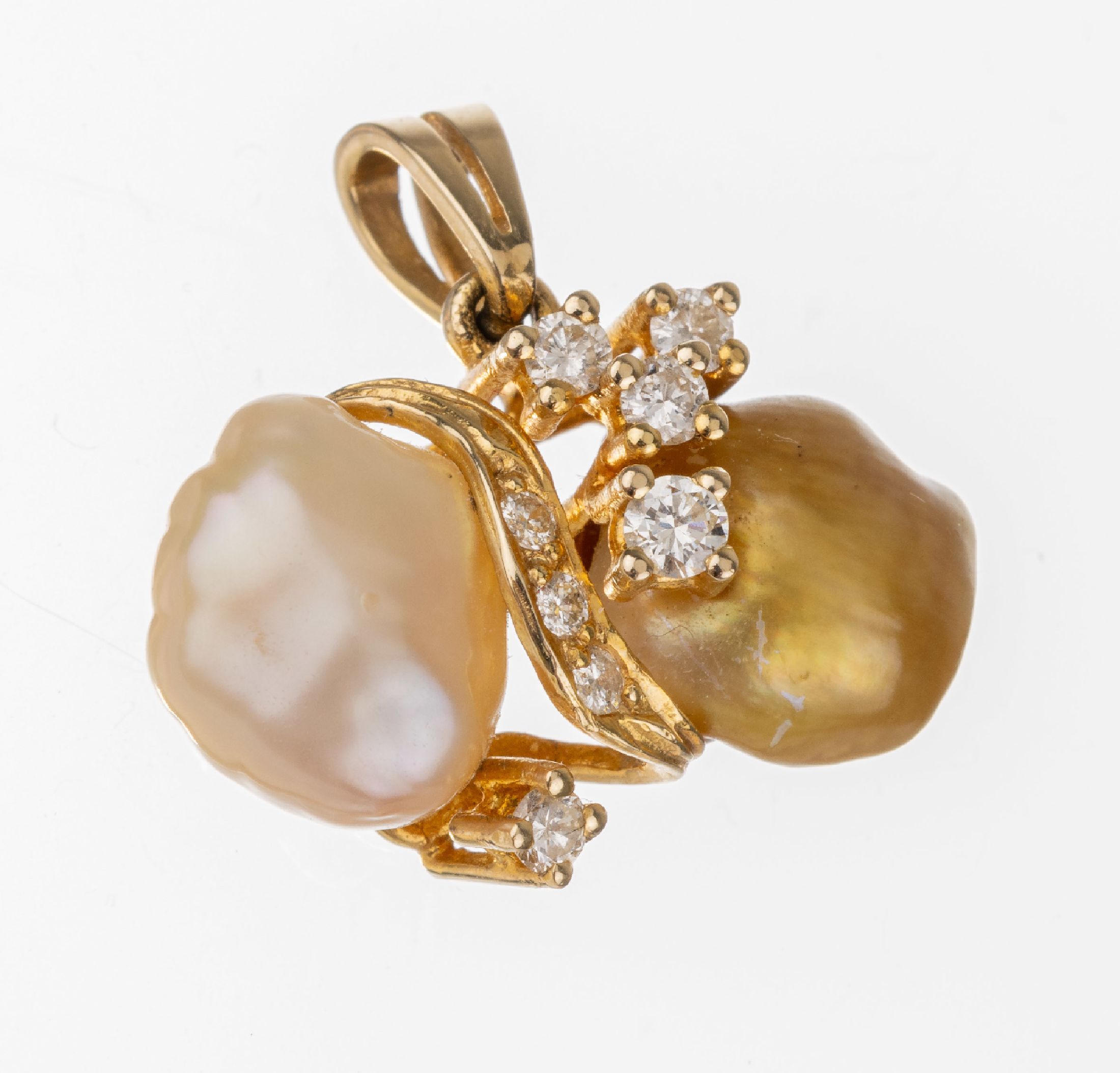 14 kt Gold Perl-Brillant-Anhänger, GG 585/000, 2 barocke Zuchtperlen, 1 creme- und 1 x goldfarben, 8 Brillanten zus. ca. 0.26 ct feines Weiß/lr-vs, ...