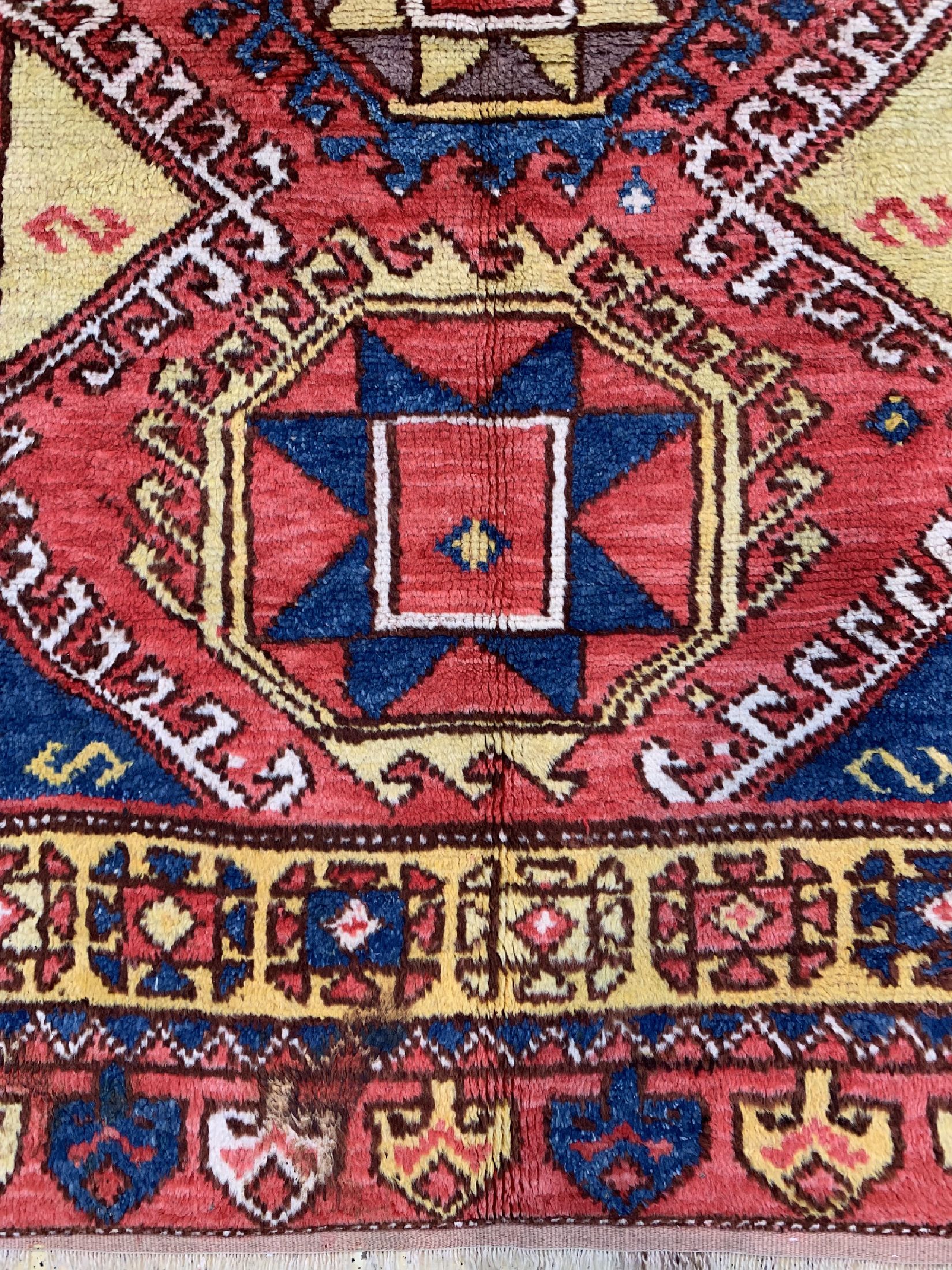 Detail b: Antiker Bergama, Türkei, um 1900, Wolle aufWolle, ca. 200 x 130 cm, EHZ: 2