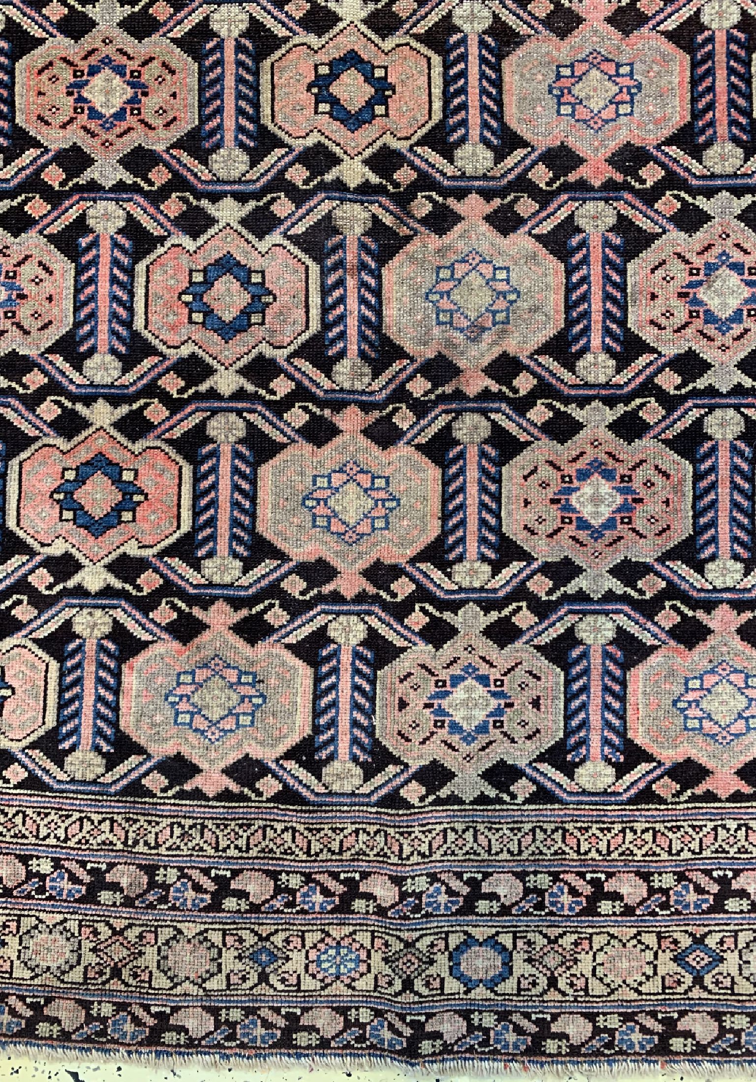 Detail b: Antiker Malayer, Persien, 19.Jhd, Wolle aufBaumwolle, ca. 200 x 130 cm, EHZ: 3-4