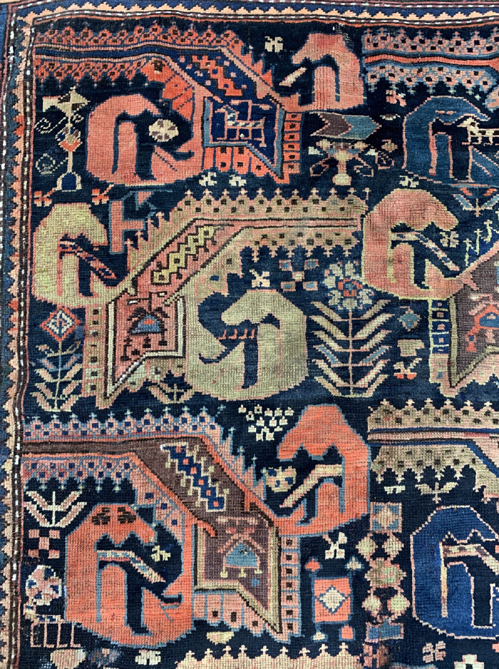 Detail d: Antiker Gorades, Kaukasus, 19.Jhd, Wolle auf Wolle, ca. 271 x 120 cm, EHZ: 3, (großflächig restauriert)