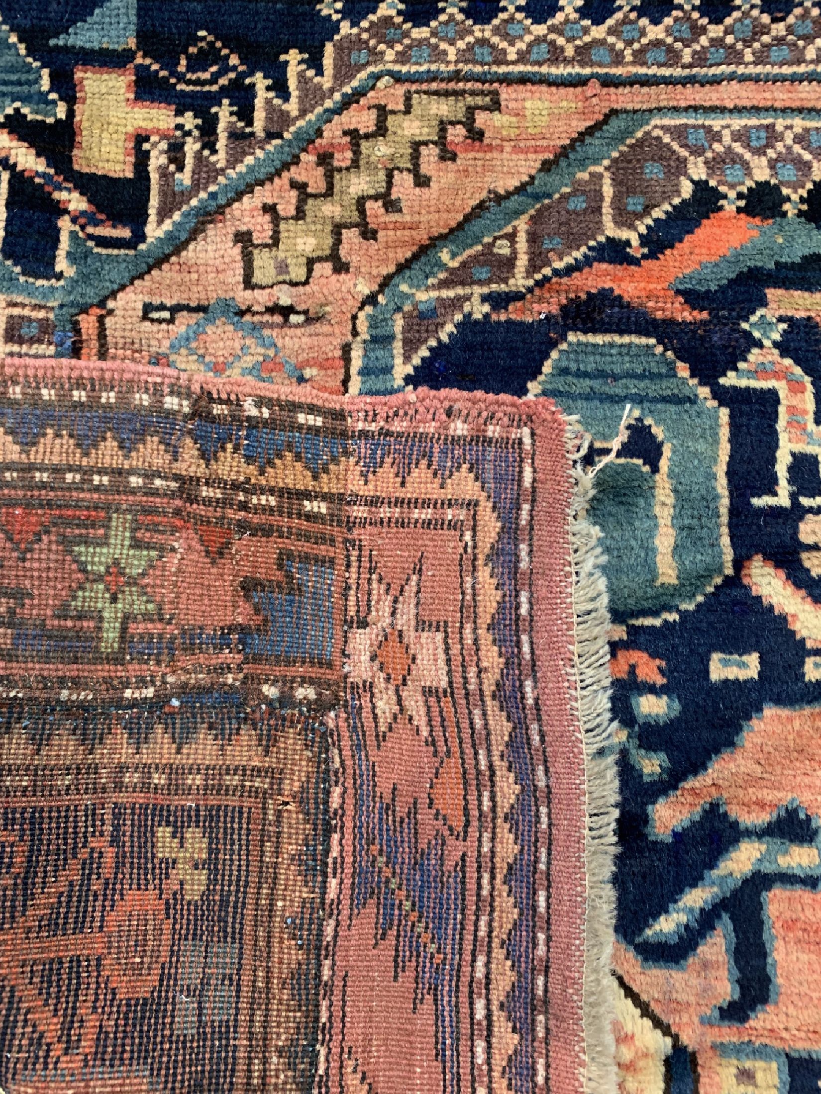 Detail e: Antiker Gorades, Kaukasus, 19.Jhd, Wolle auf Wolle, ca. 271 x 120 cm, EHZ: 3, (großflächig restauriert)