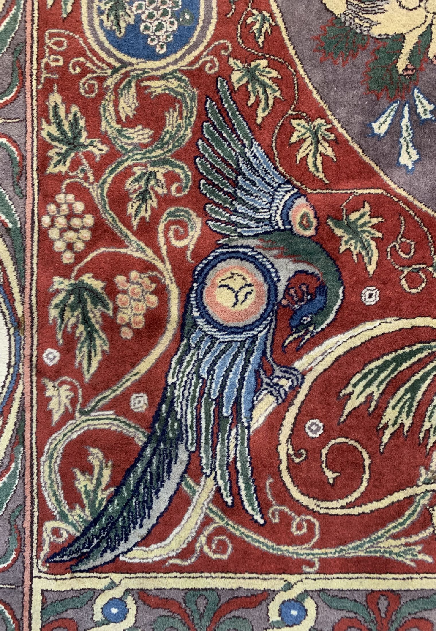 Detail d: Täbriz alt, Balkan, ca. 60 Jahre, Wolle aufBaumwolle, ca. 380 x 280 cm, Reinigungsbedürftig, EHZ: 2