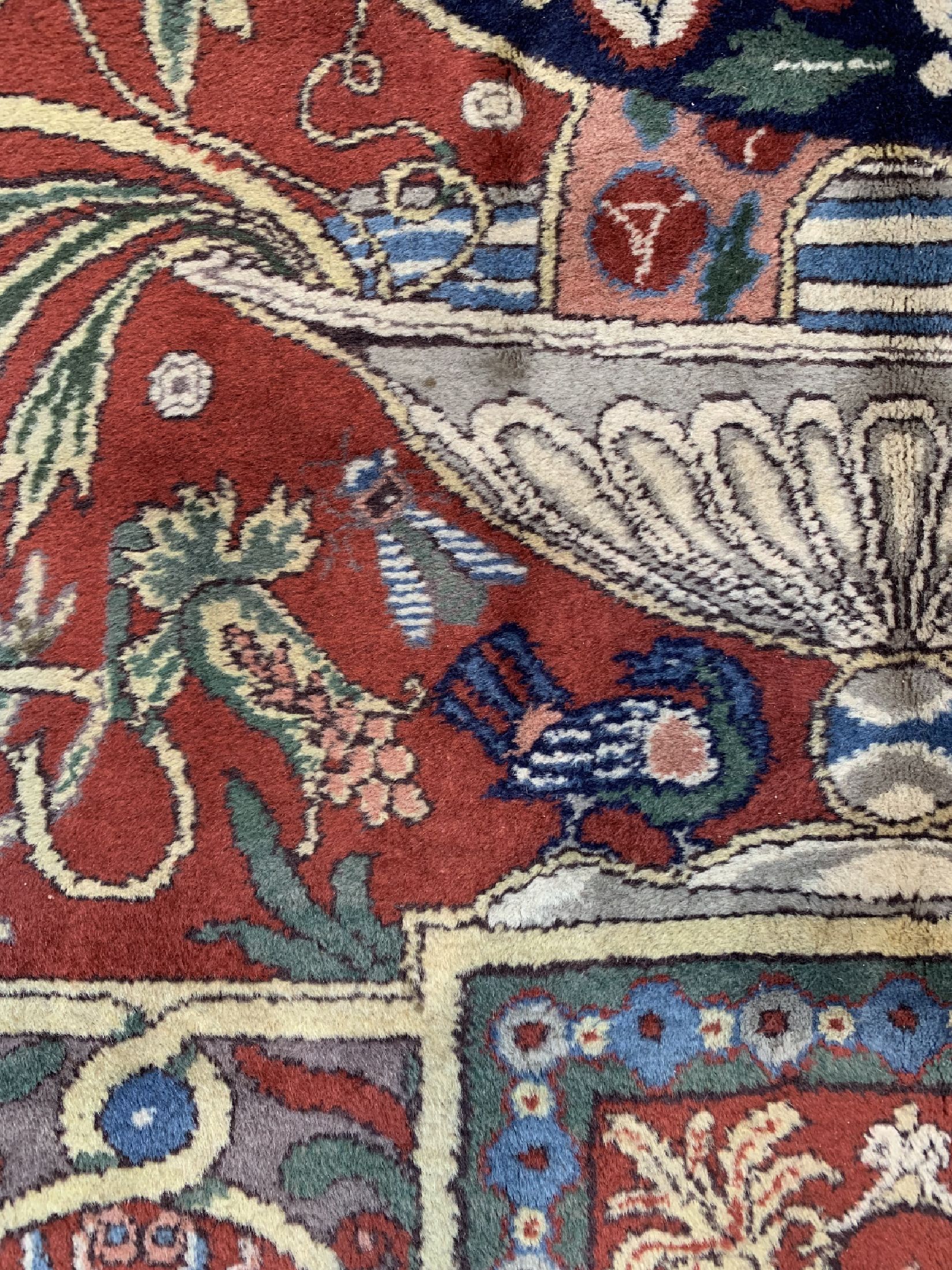 Detail e: Täbriz alt, Balkan, ca. 60 Jahre, Wolle aufBaumwolle, ca. 380 x 280 cm, Reinigungsbedürftig, EHZ: 2