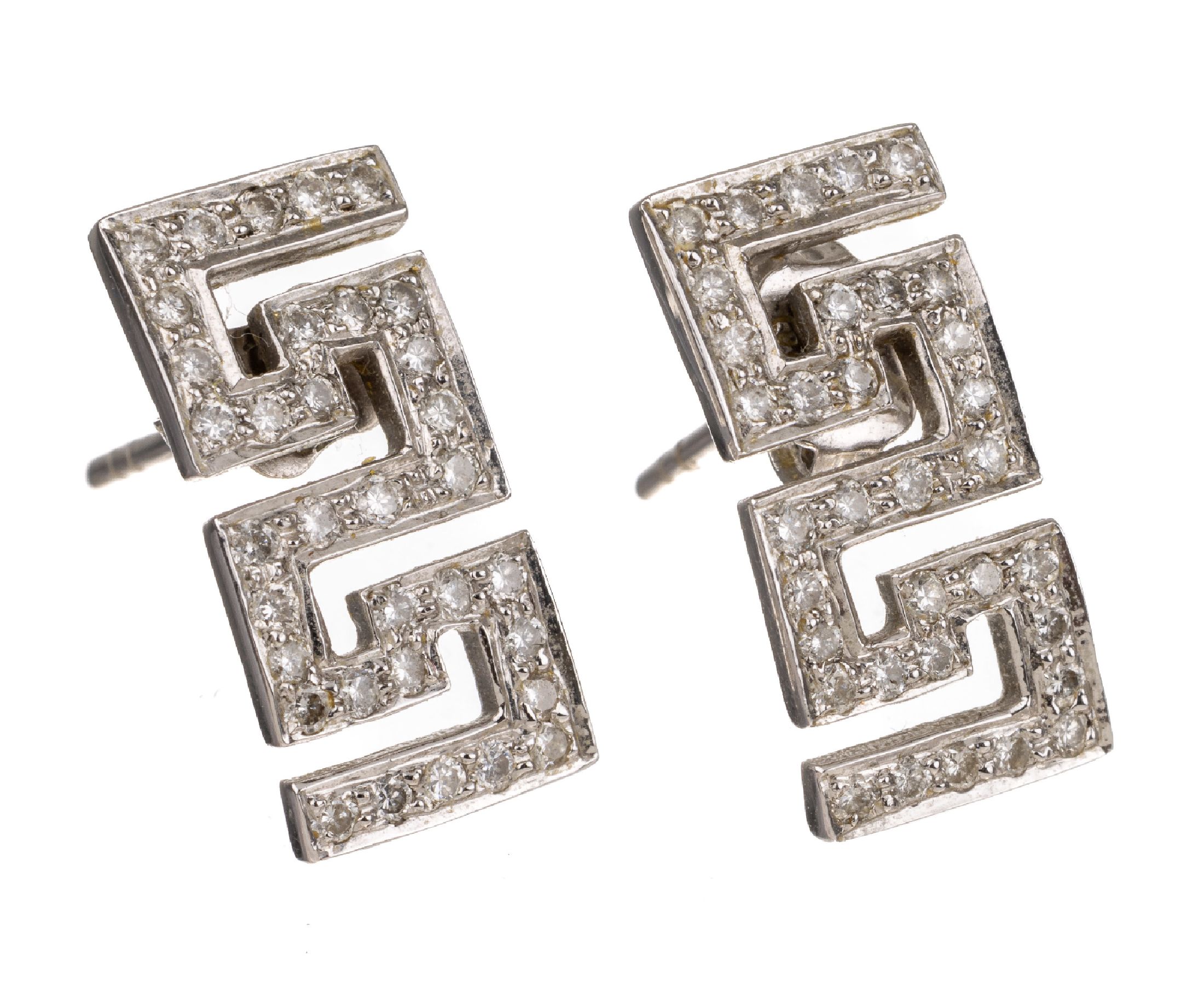 Paar 18 kt Gold Brillant-Ohrstecker, WG 750/000, Mäandermuster mit Brillanten zus. ca. 0.80 ct feines Weiß-Weiß/lr-vs, total ca. 3.2 g, L. ca. 1.5 ...