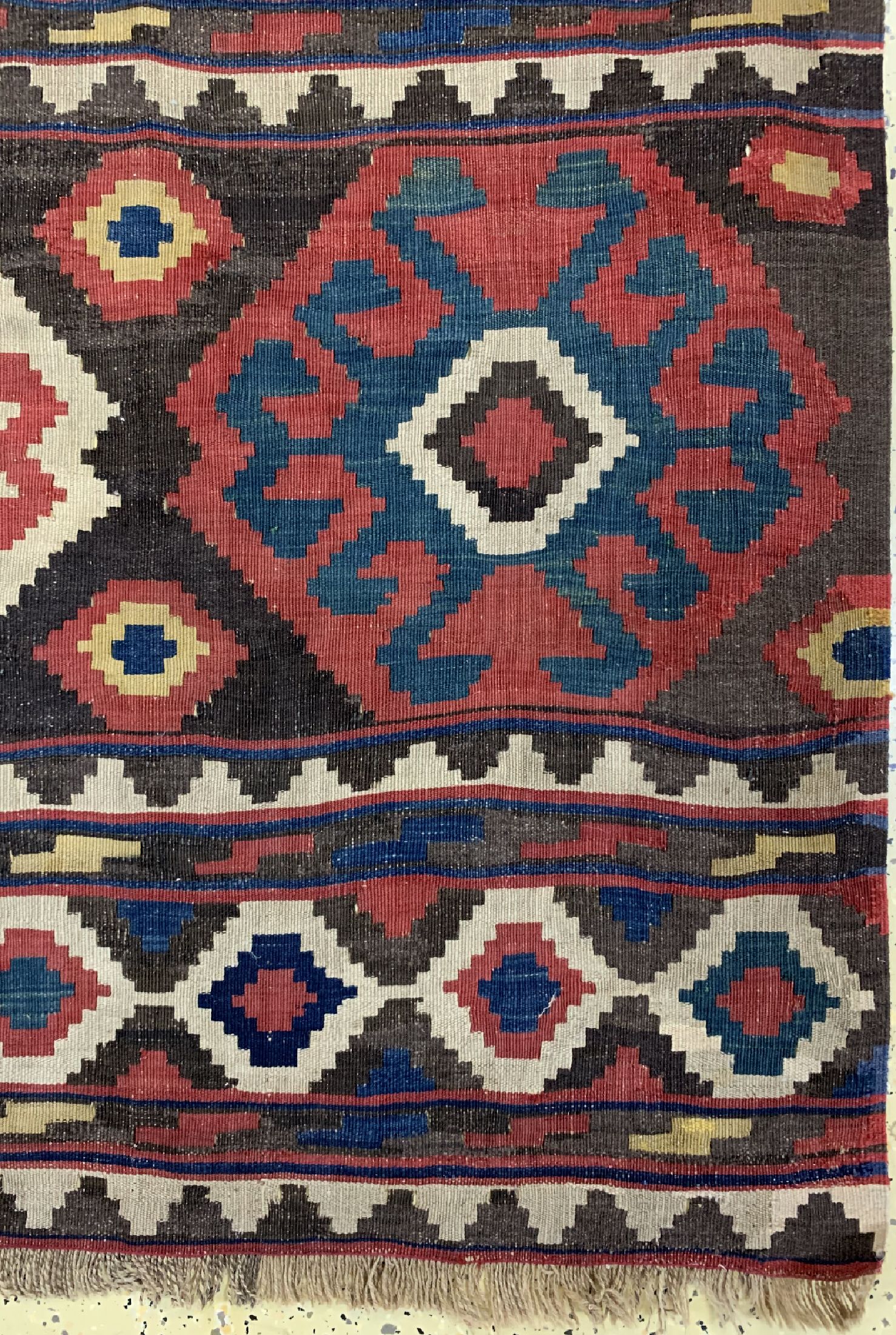 Detail a: Antiker Kuba Kelim, Kaukasus, 19.Jhd, Wolleauf Wolle, ca. 340 x 210 cm, EHZ: 2(Restauriert)