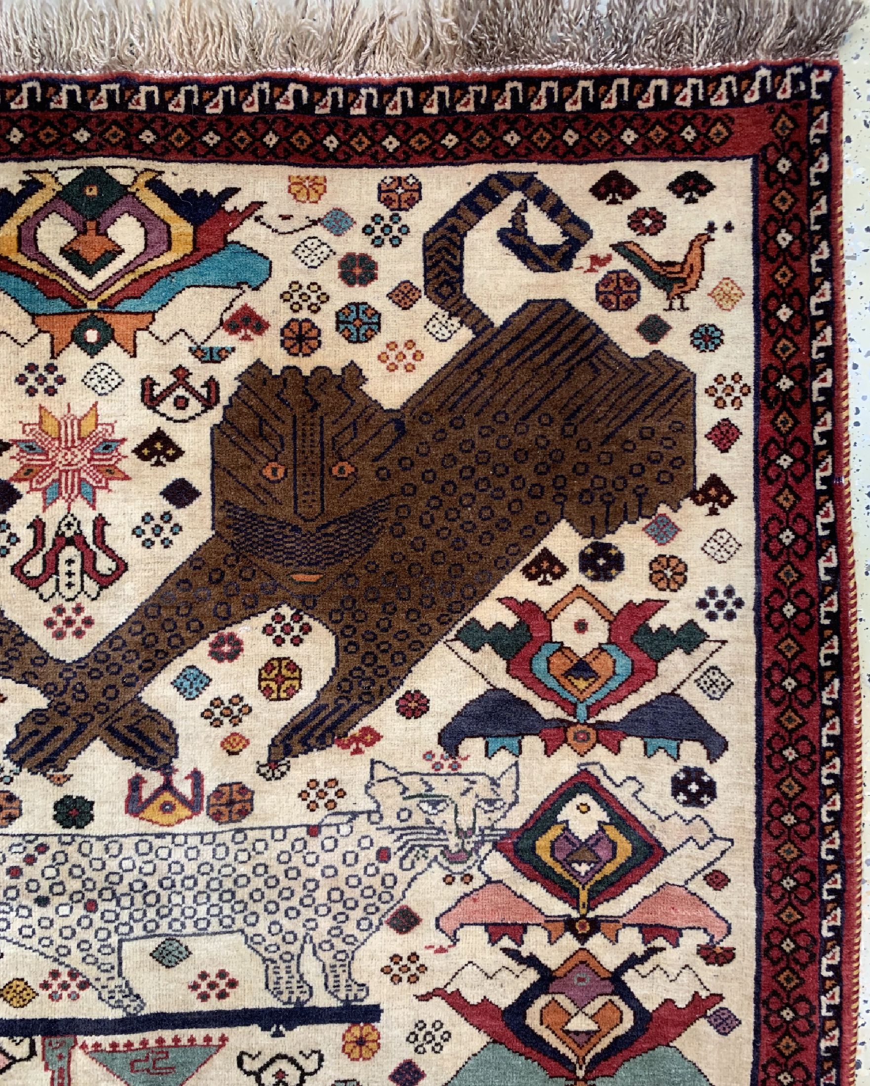 Detail a: Ghaschgai-Kashkuli fein, Persien, ca. 50 Jahre, Wolle auf Wolle, ca. 185 x 130 cm, EHZ:2, (kleine Mottenfraß Stellen).