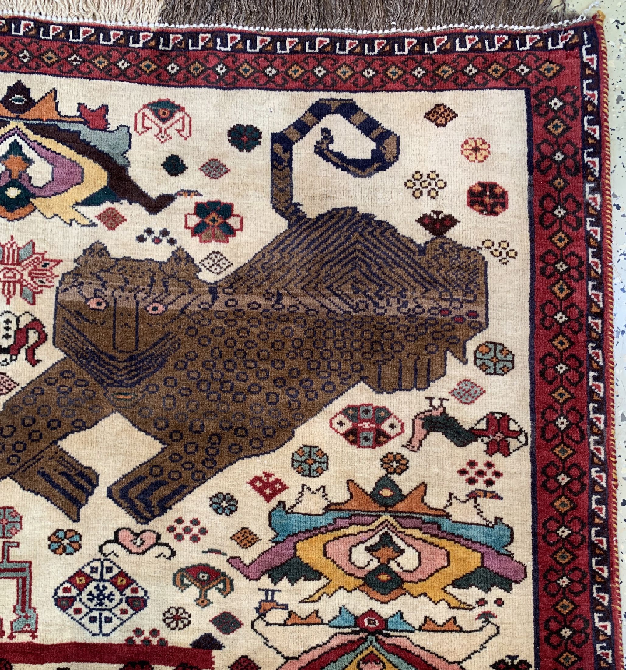 Detail c: Ghaschgai-Kashkuli fein, Persien, ca. 50 Jahre, Wolle auf Wolle, ca. 185 x 130 cm, EHZ:2, (kleine Mottenfraß Stellen).